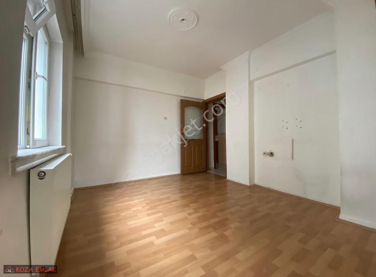 Koza Emlaktan Mareşal Ç. Mh Ara Katta Bağımsız 3+1 Satılık Daire