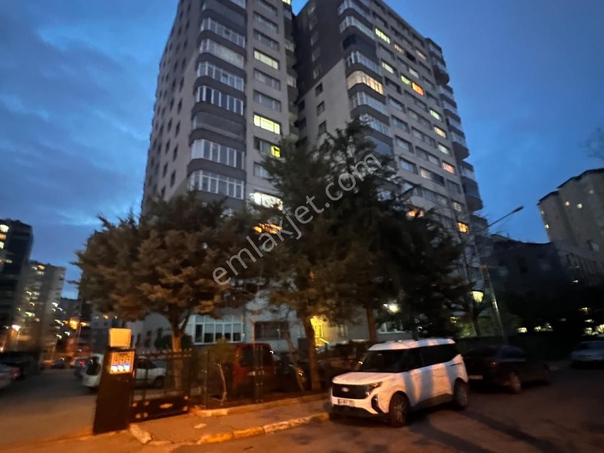 Beylikdüzü Adnan Kahveci Banksis Sitesinde 175m2 Satılık Daire - Görsel 35