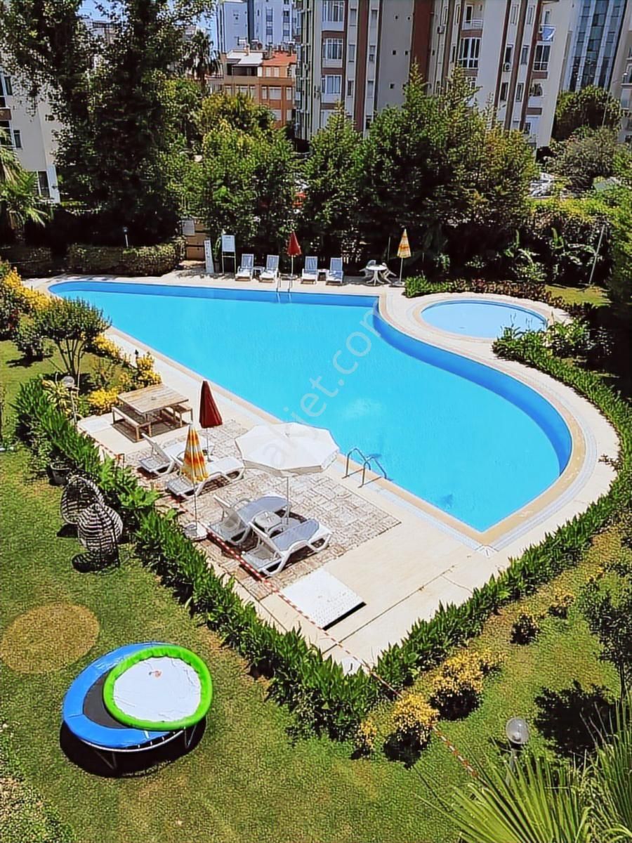 Lara 'da Deniz Manzaralı Aras Park Konutları'nda 3+1