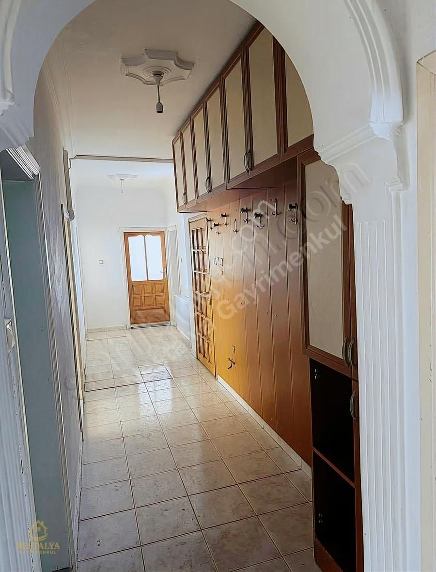 Elmalı Merkezde 160 M2 Doğalgazlı 4+1 Satılıkdaire