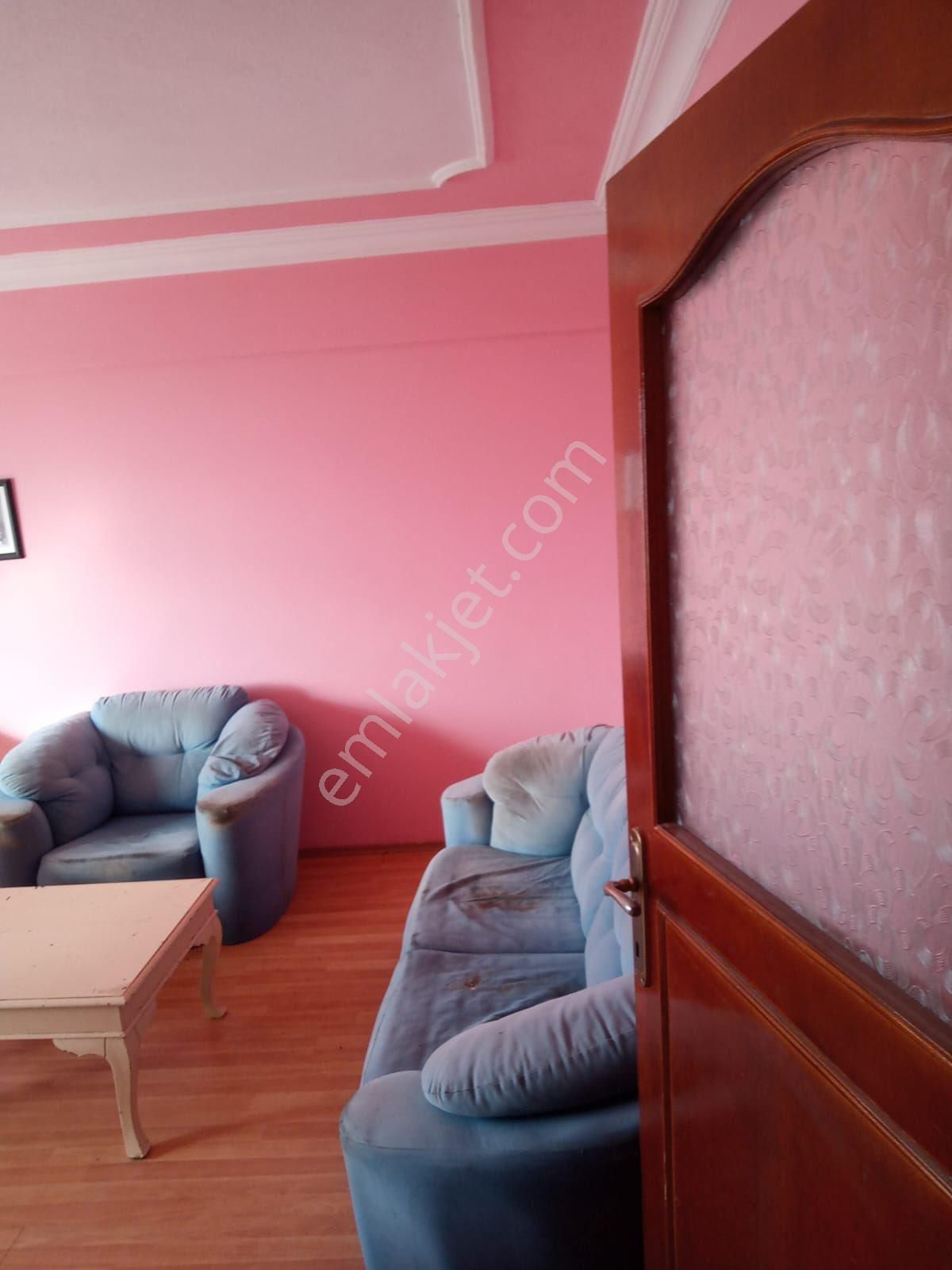 Uğur Emlaktan Yeni Mah Cadde Üzerinde 2+1 2. Kat Merkezde Daire - Görsel 3