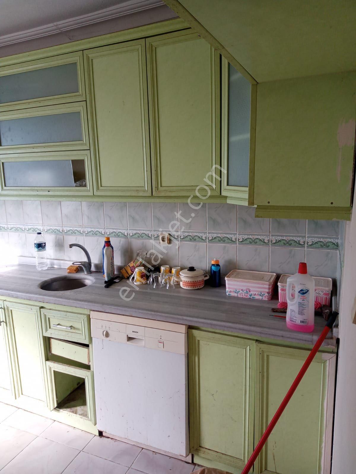 Uğur Emlaktan Yeni Mah Cadde Üzerinde 2+1 2. Kat Merkezde Daire - Görsel 5