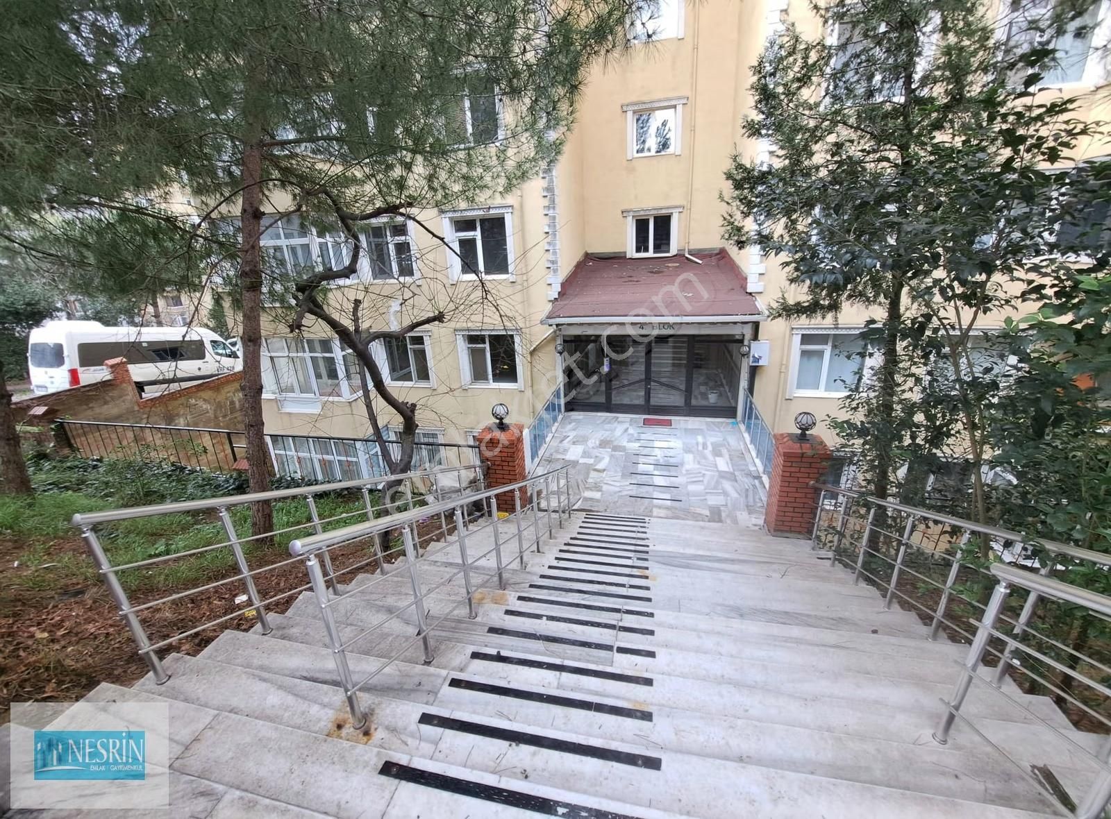 Nesrin Emlak Tecrübesiyle Caddeye Yakın Kentsele Yatırıma Uygun - Görsel 15