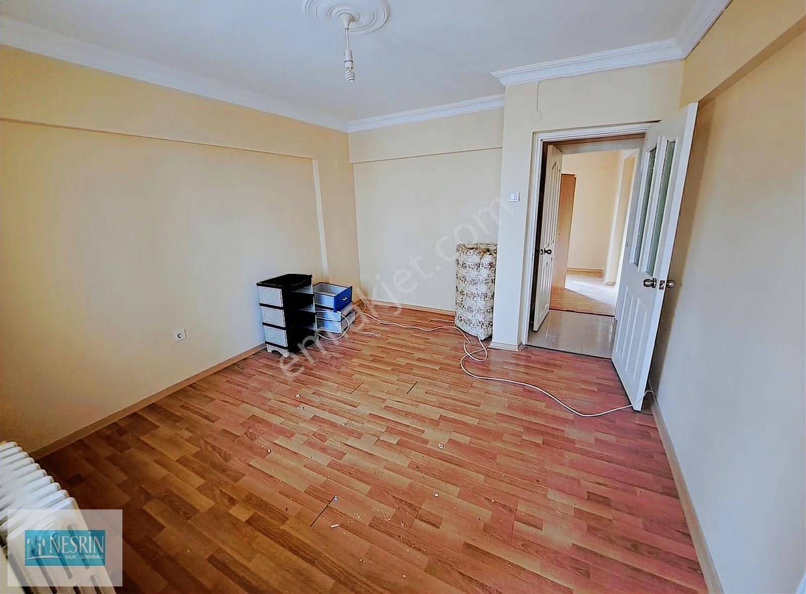 Nesrin Emlak Farkıyla Caddeye Okullara Yakın Oturmaya Hazır 2+1 - Görsel 19