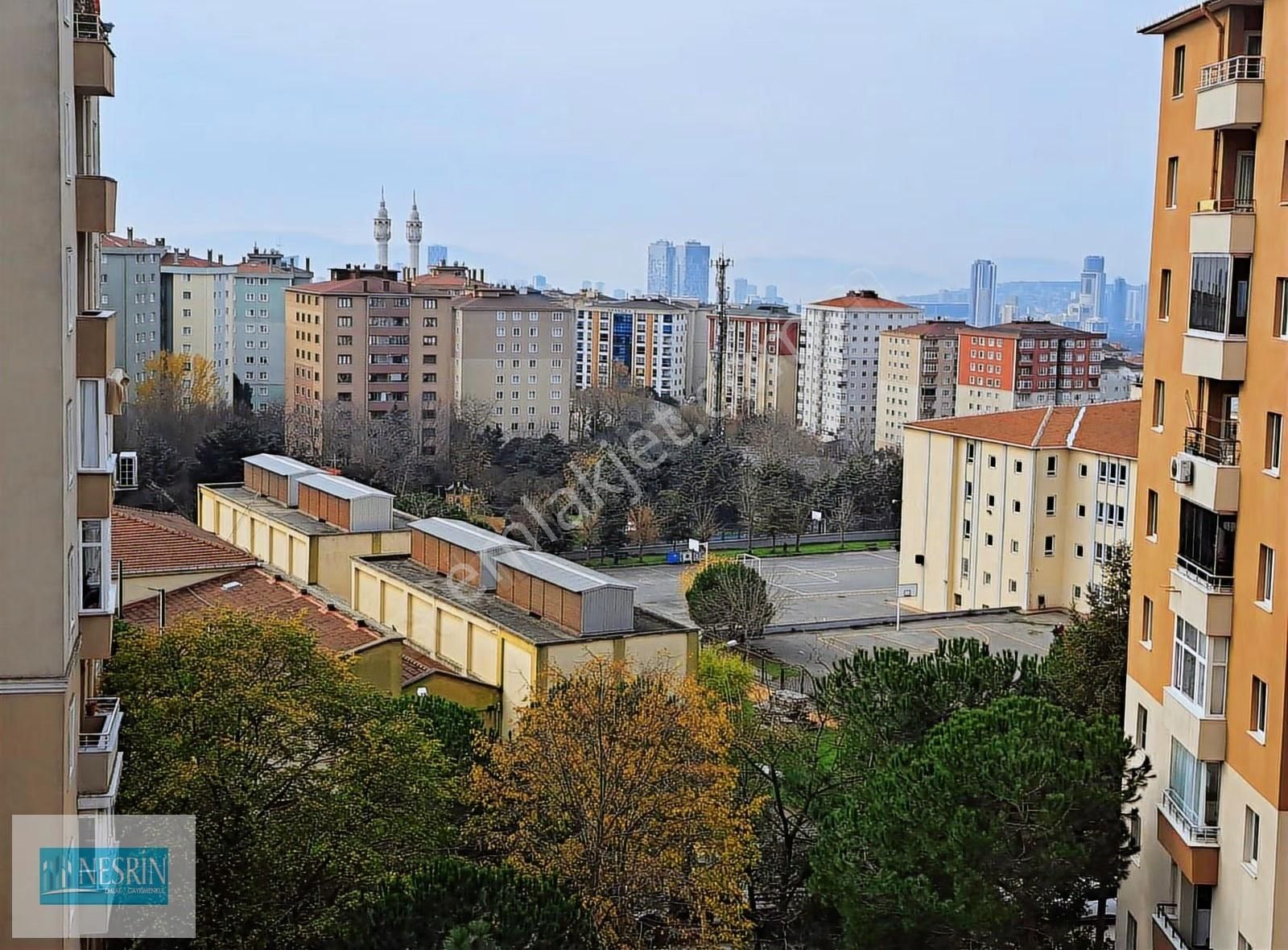 Nesrin Emlak Farkıyla Caddeye Okullara Yakın Oturmaya Hazır 2+1