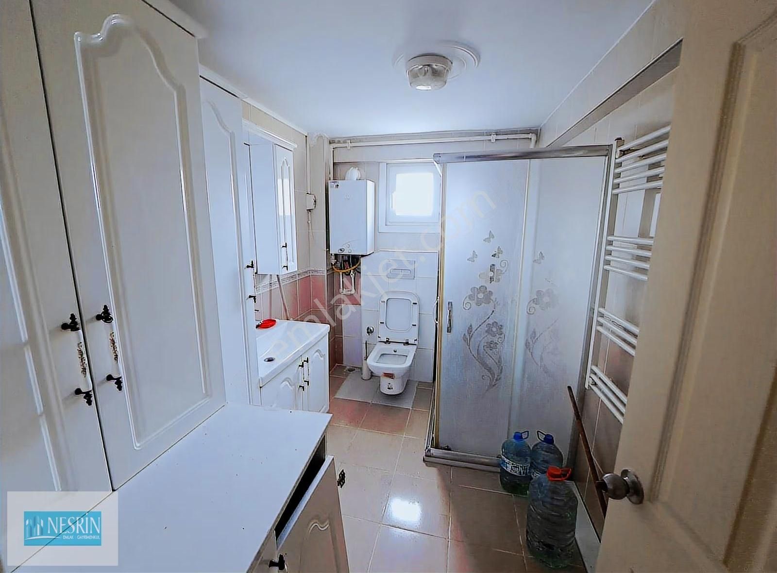 Nesrin Emlak Farkıyla Caddeye Okullara Yakın Oturmaya Hazır 2+1 - Görsel 5