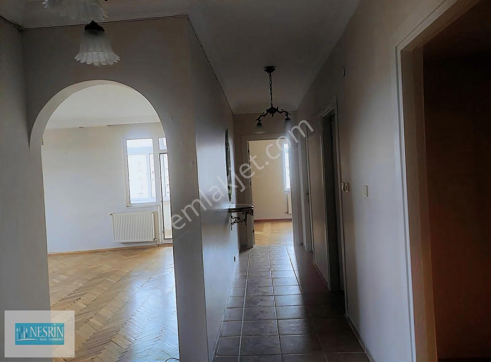 Nesrin Emlak Ayrıcalığı İle Caddeye Şelale Parka Yakın 2+1 - Görsel 24