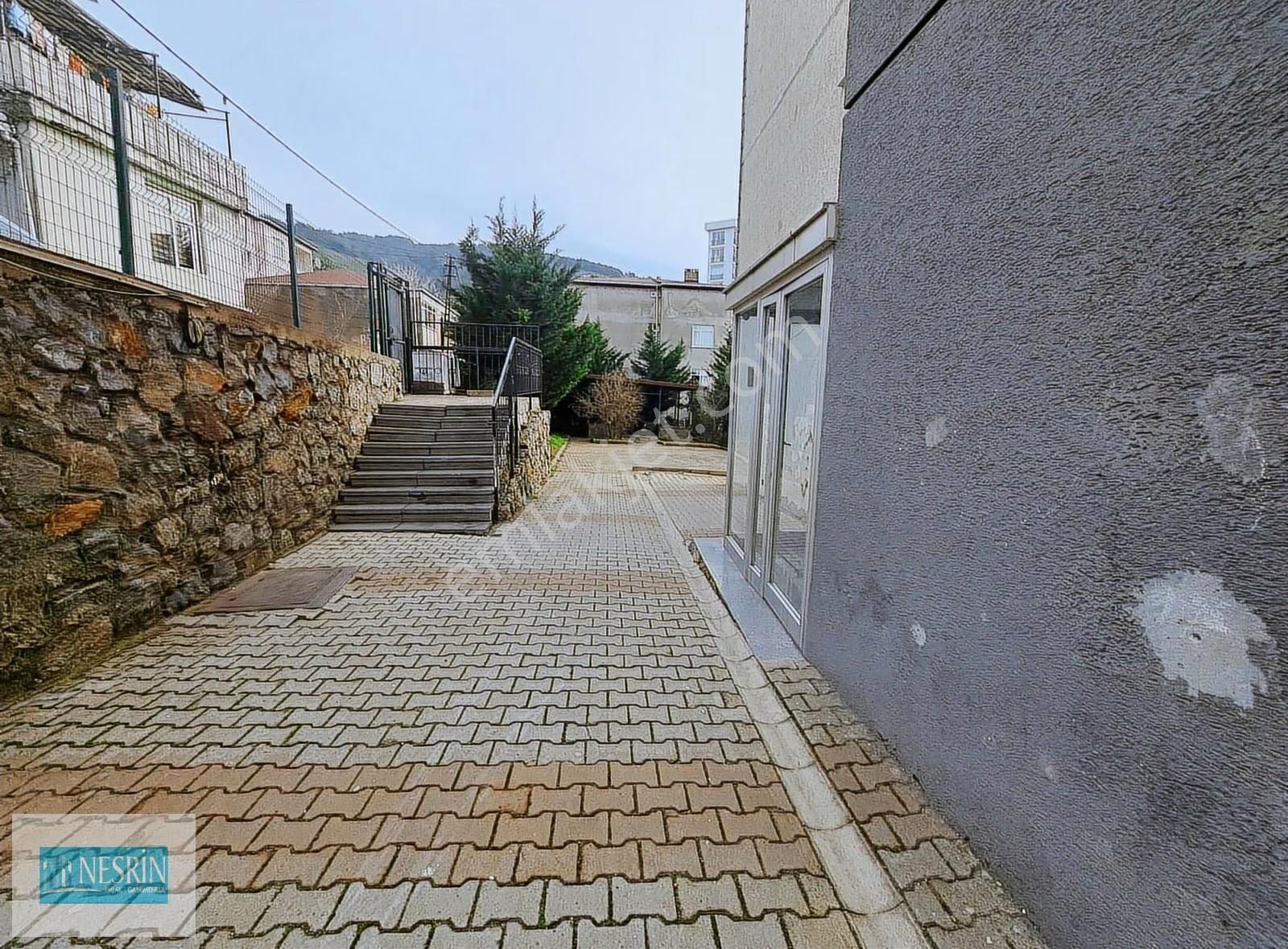 Nesrin Emlak Ayrıcalığı İle Genç Binada Deniz Orman Manzaralı - Görsel 18
