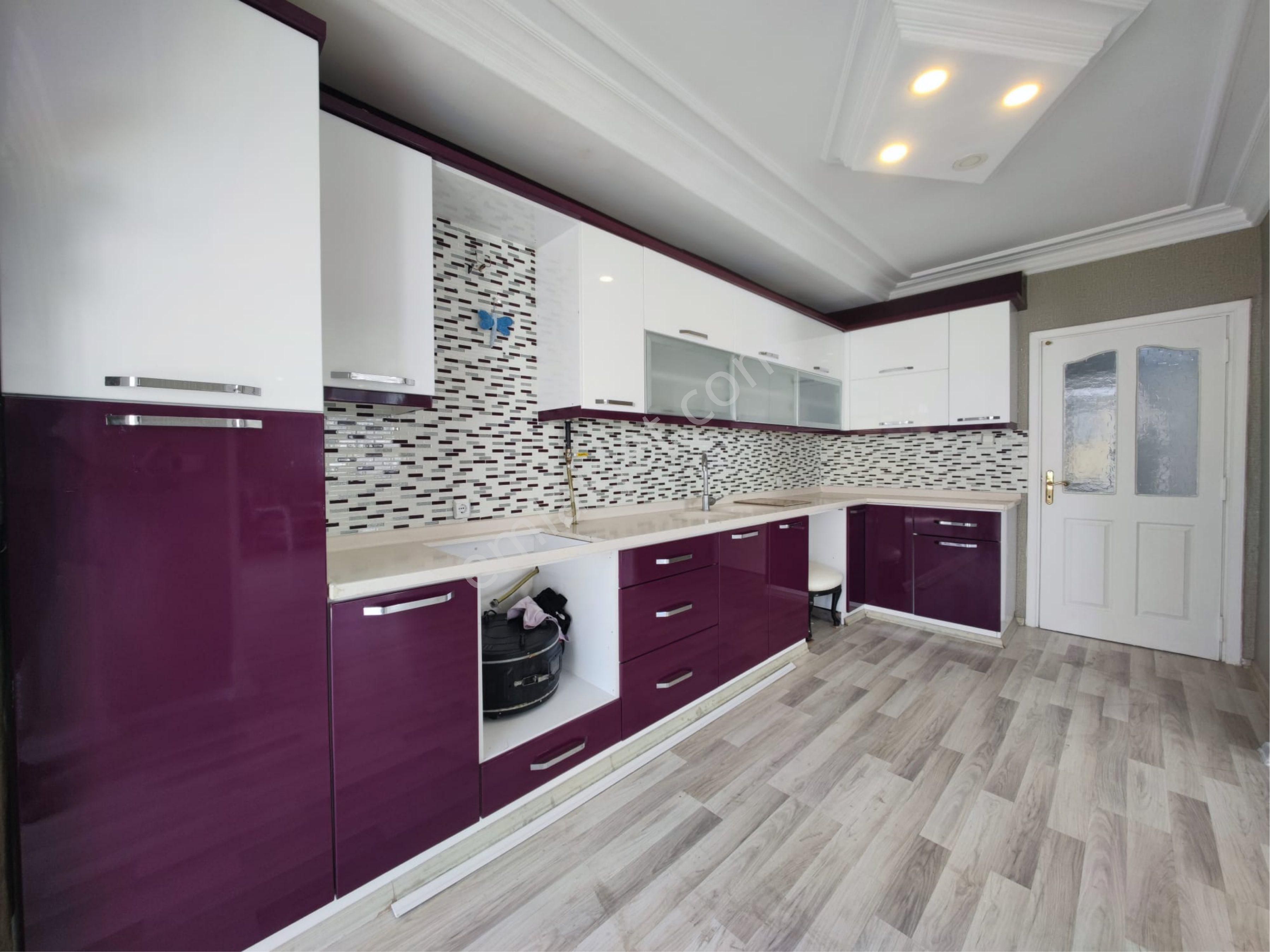 Remint’den Huzurevleri Mahallesinde Geniş 3+1 Cep Mutfak Doğalgazlı Direk Hasarsız Satılık Daire!!