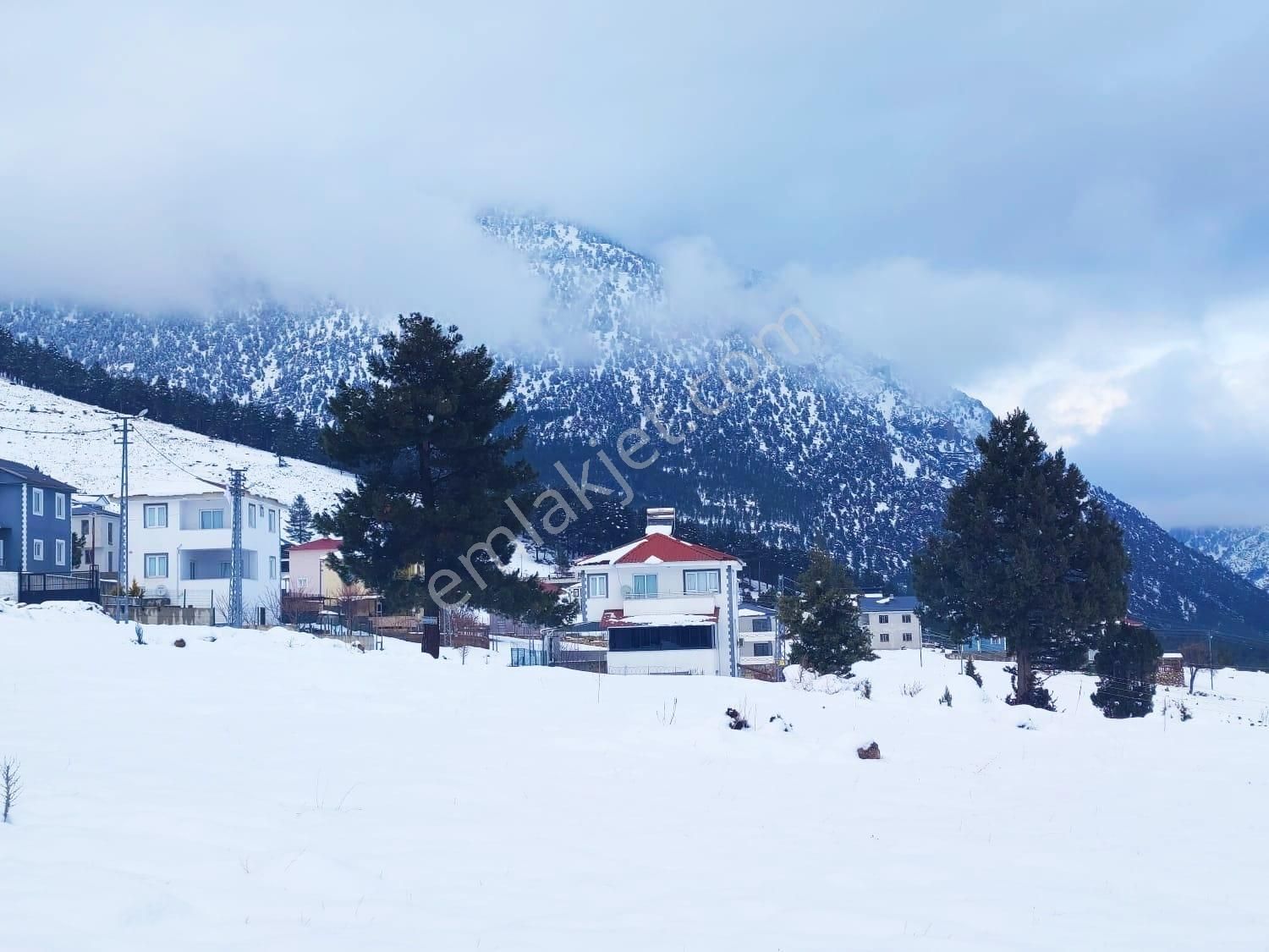 Kar Emlaktan Yeni Konacık Bozkırlı Mevkiinde 400 M2 Satılık Arsa