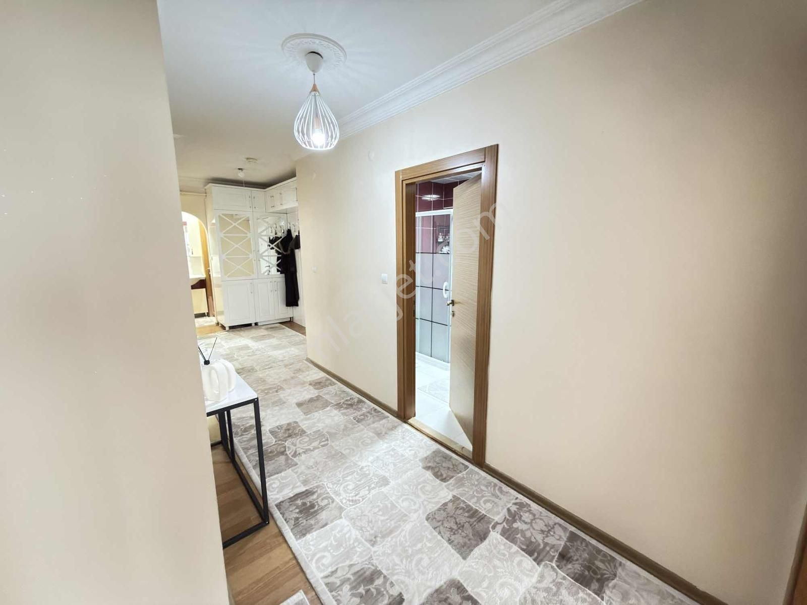 Manzaralı Çift Balkonlu 3+1 Uçaklı Park Mevkıı Geniş Daire - Görsel 28