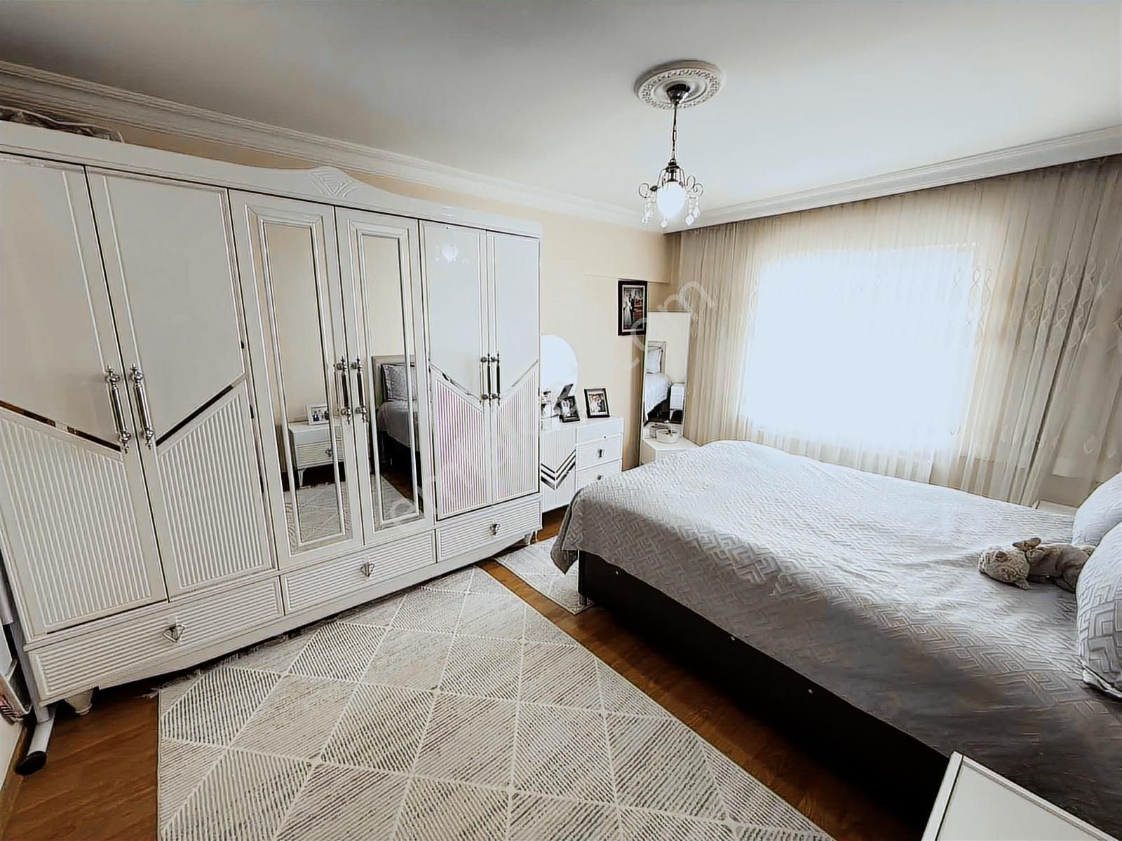 Manzaralı Çift Balkonlu 3+1 Uçaklı Park Mevkıı Geniş Daire - Görsel 32