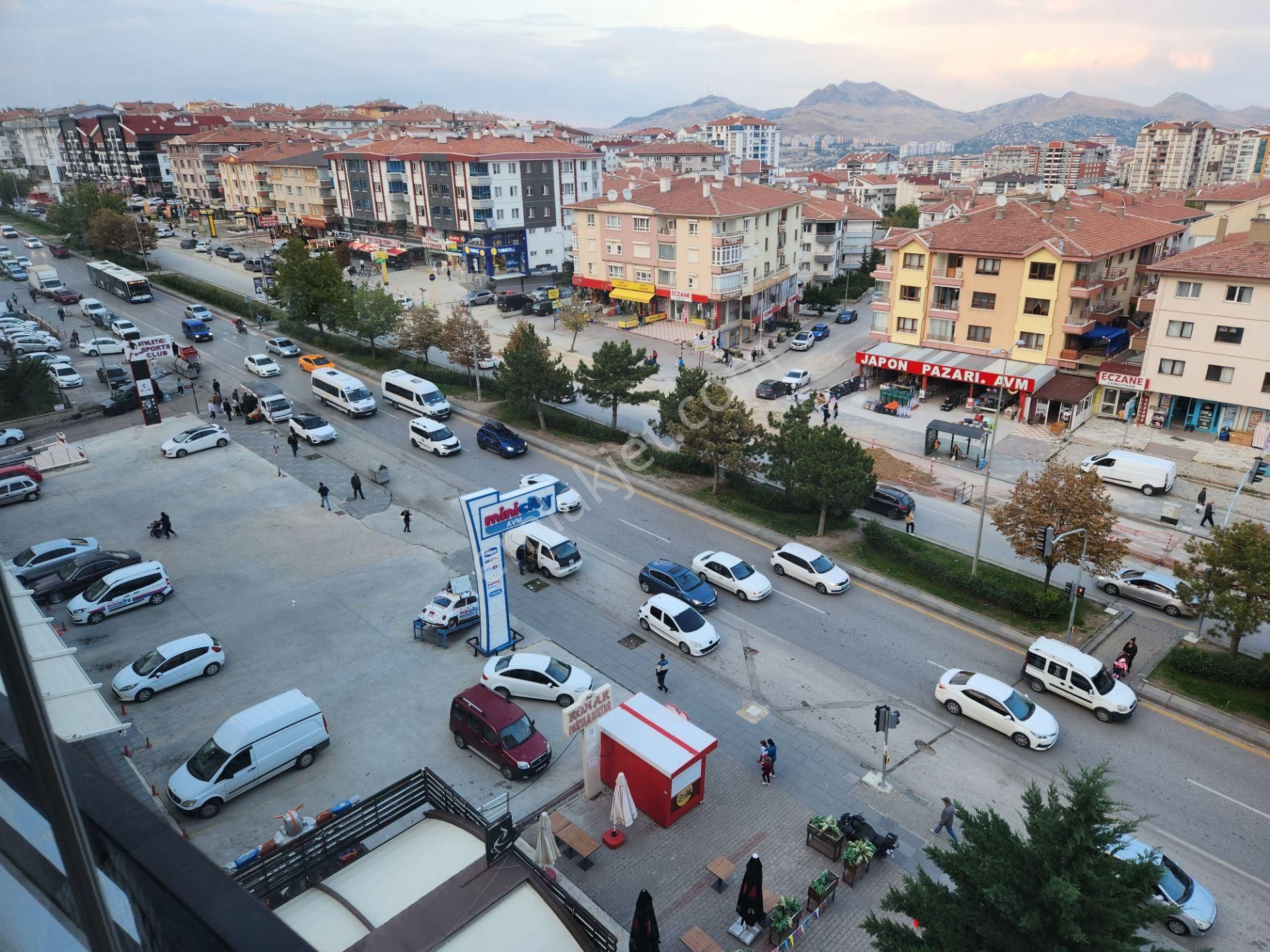 Ege'de Nato Yolu Üzeri Çocuk Oyun Parkı Kapalı Garaj Ön Cephe 3+1 Satılık - Görsel 9