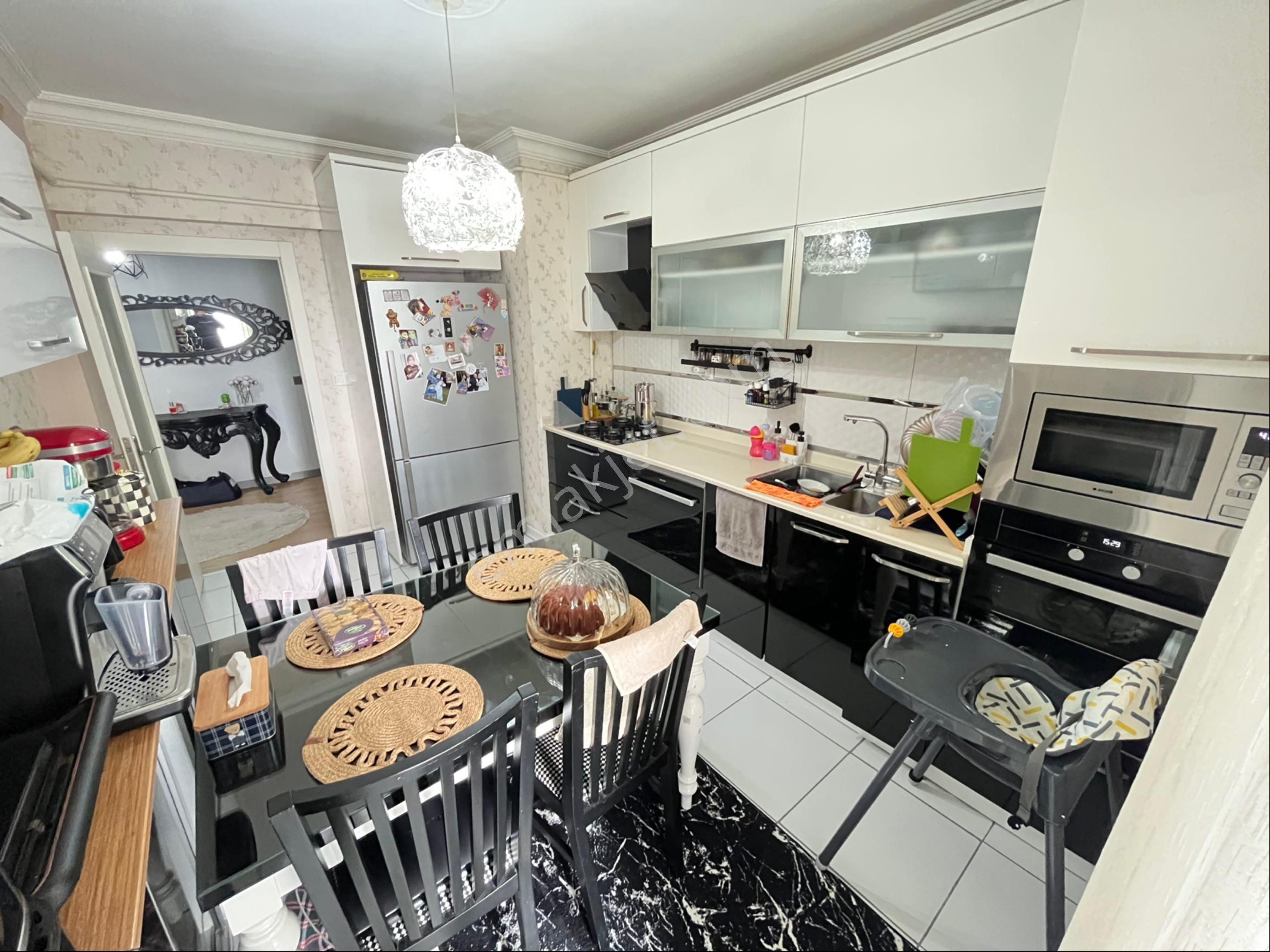 Tekin Emlaktan Bulunmayacak Fırsat Dairesi ! Full Yapılı Manzaralı Asansörlü İskanlı Satılık Daire ! - Görsel 4