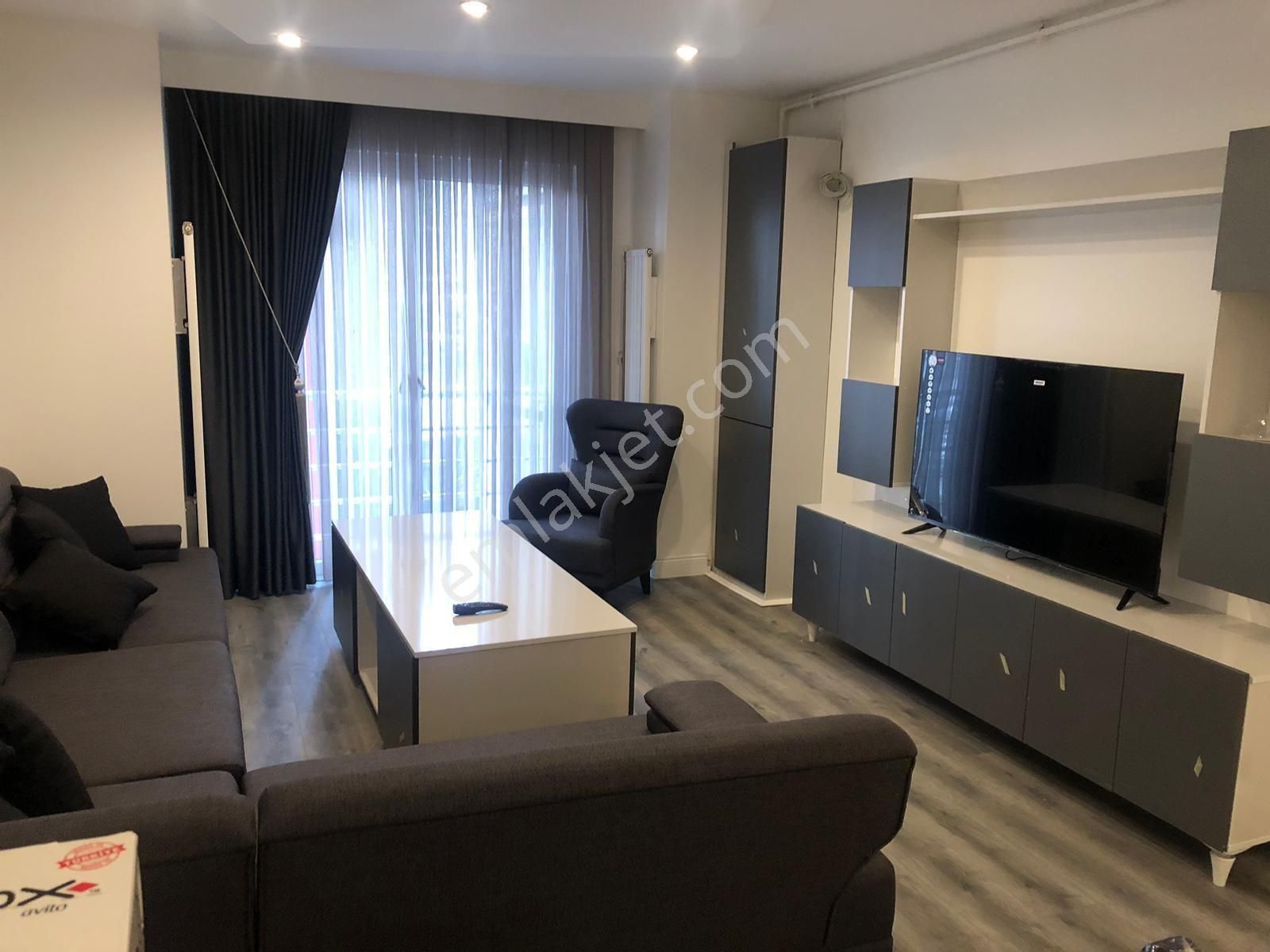 Cumhurıyet Metrobuse Yakın 1+1 Full Esyalı - 28.500