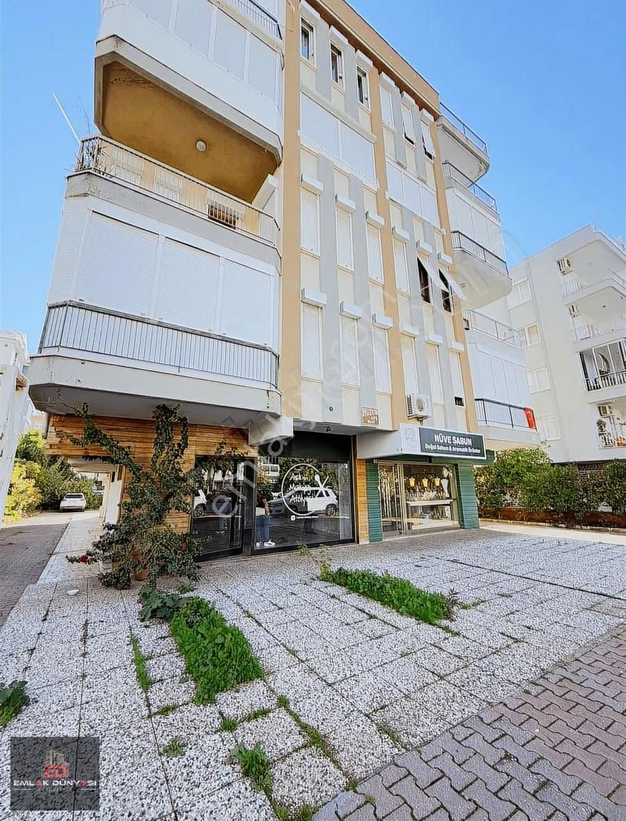 Şirinyalı Mahallesi Satılık Bodrumlu Dükkan