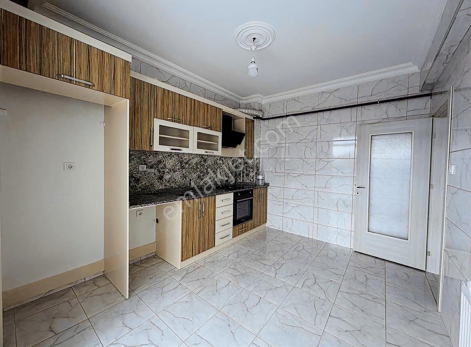 Karaaslan Hadimi Parkı Ve Karaman Yolu Yakını Geniş 3+1 Daire - Görsel 17