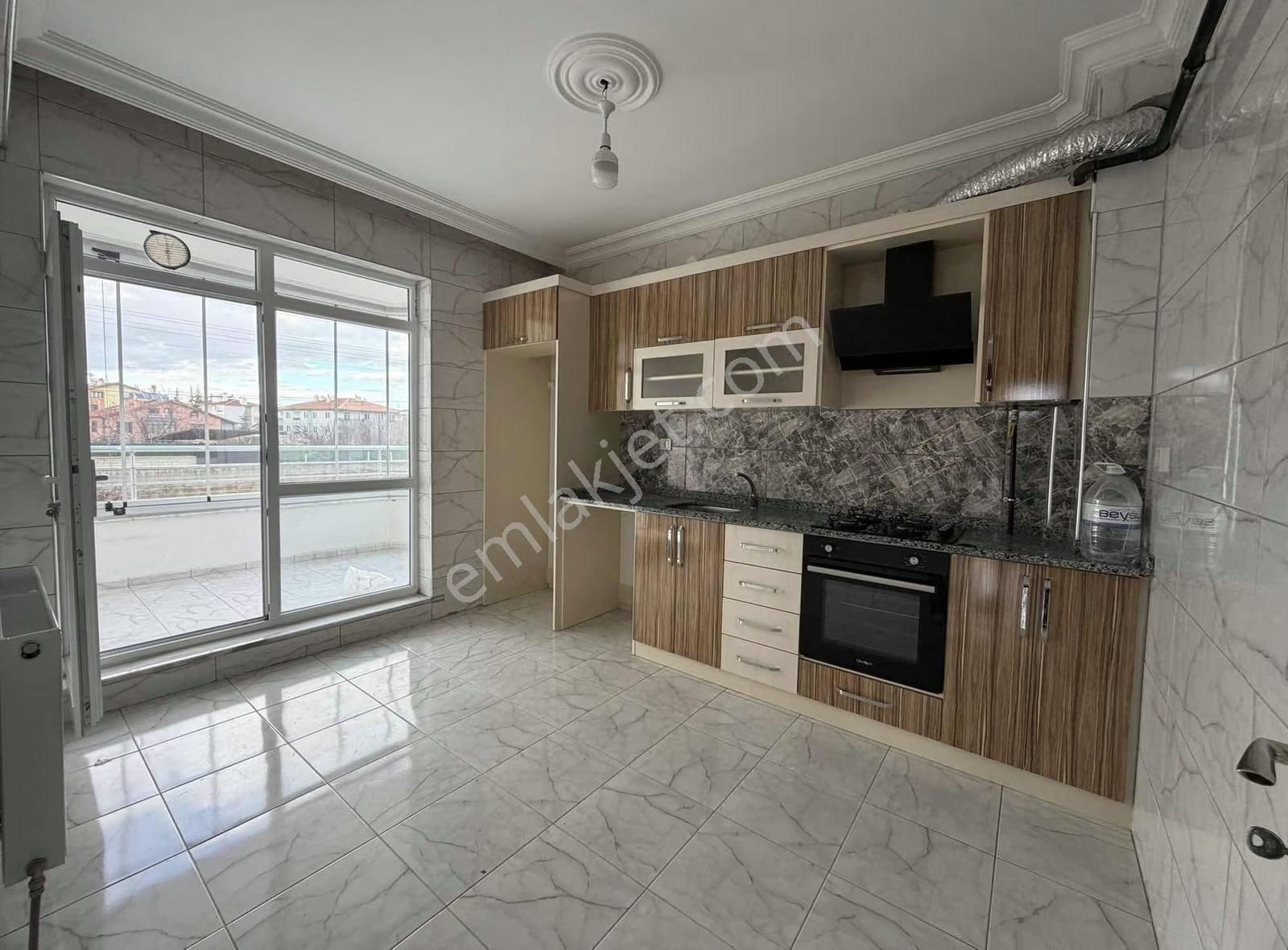 Karaaslan Hadimi Parkı Ve Karaman Yolu Yakını Geniş 3+1 Daire - Görsel 3