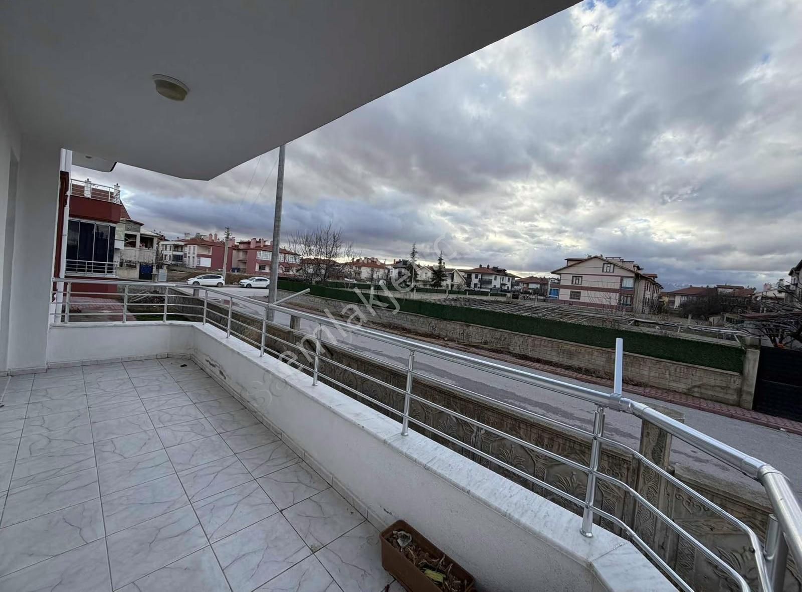 Karaaslan Hadimi Parkı Ve Karaman Yolu Yakını Geniş 3+1 Daire - Görsel 21