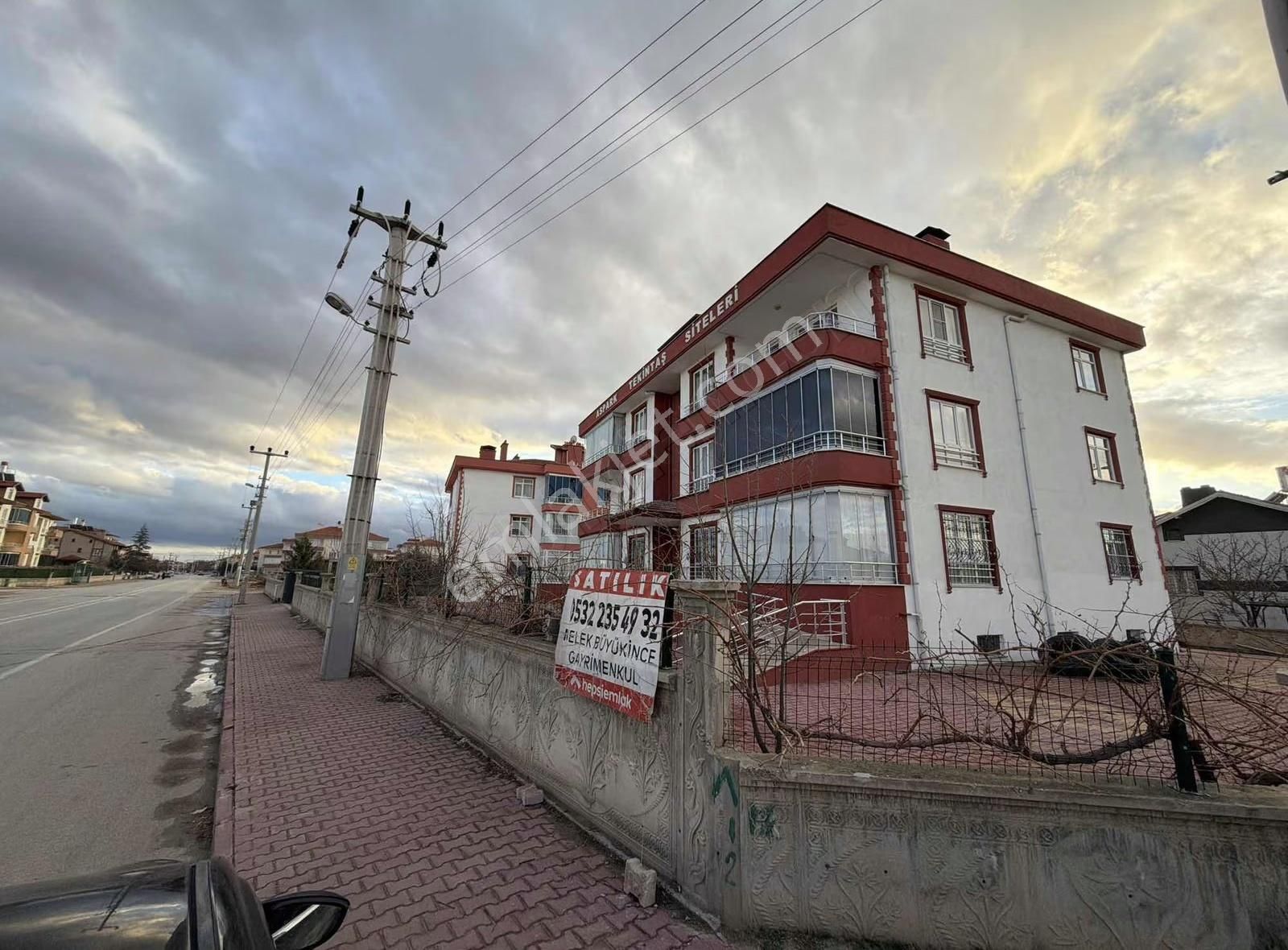 Karaaslan Hadimi Parkı Ve Karaman Yolu Yakını Geniş 3+1 Daire