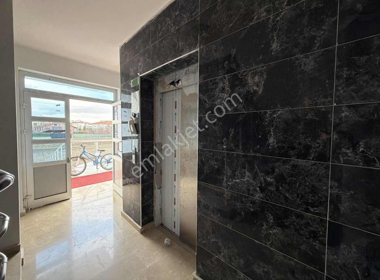 Karaaslan Hadimi Parkı Ve Karaman Yolu Yakını Geniş 3+1 Daire - Görsel 18