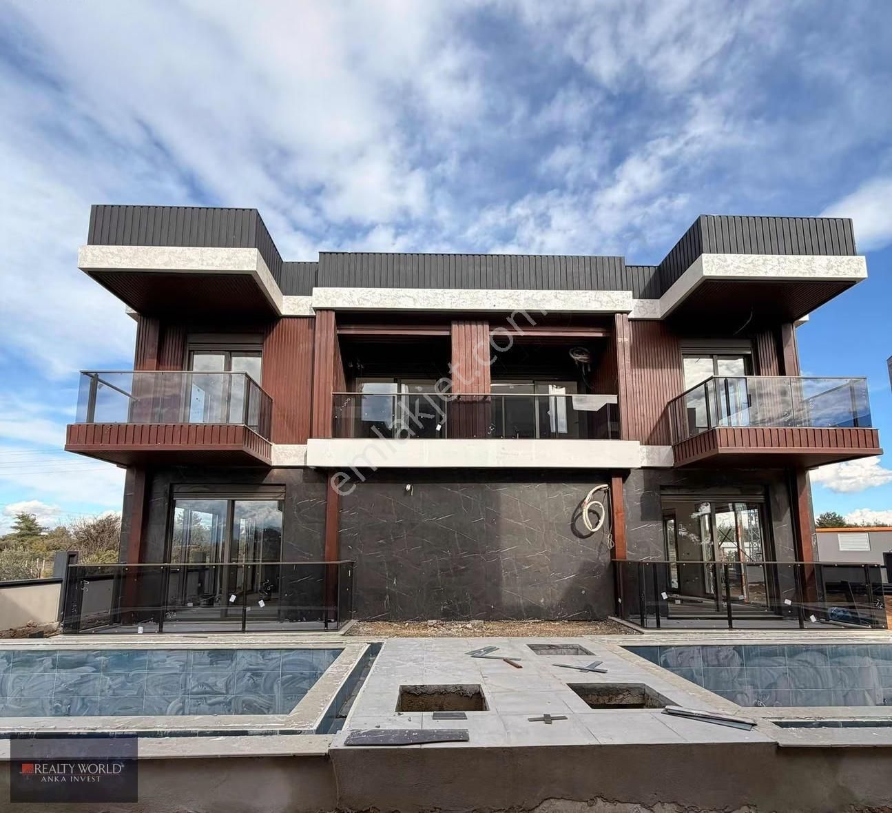 Rw Ankadan Toplum Kolejine 2 Km Mesafede Satılık 4+1 Villa - Görsel 3
