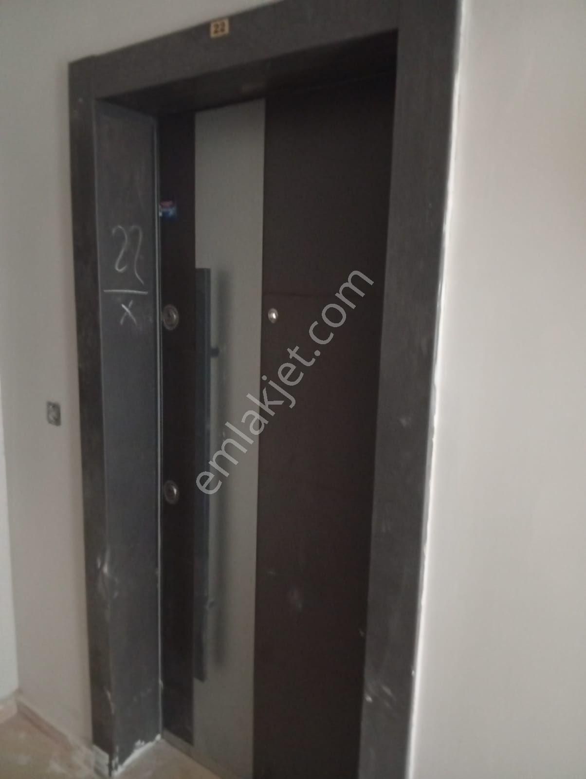 Adana Buruk Tokilerde Sıfır Kullanılmamış 2+1 Güneş Enerjili Kiralık Daire - Görsel 10