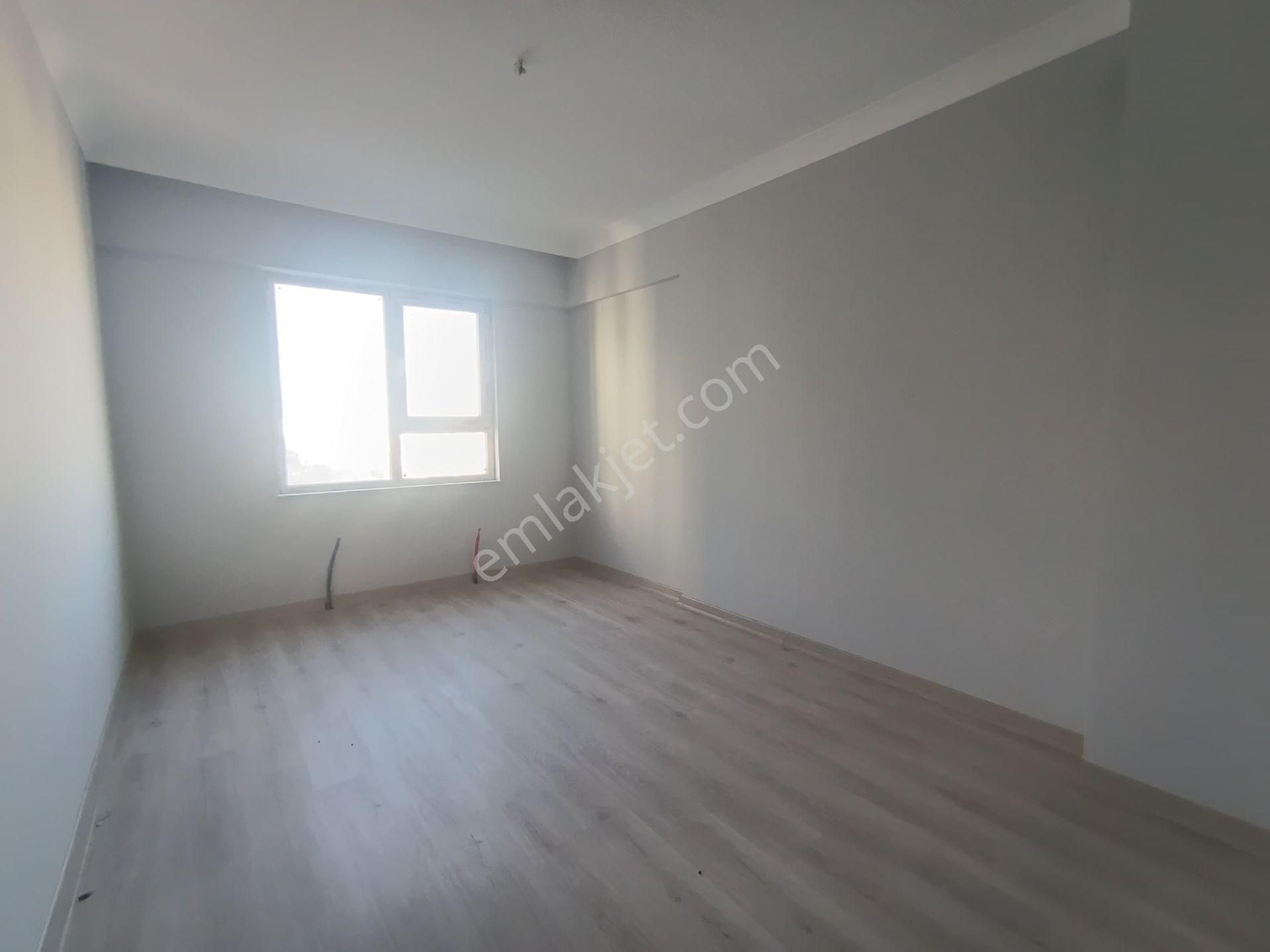 Cengizhan'da Cadde Yakını Teras Balkonlu 9. Kat Ön Cephe - Görsel 23