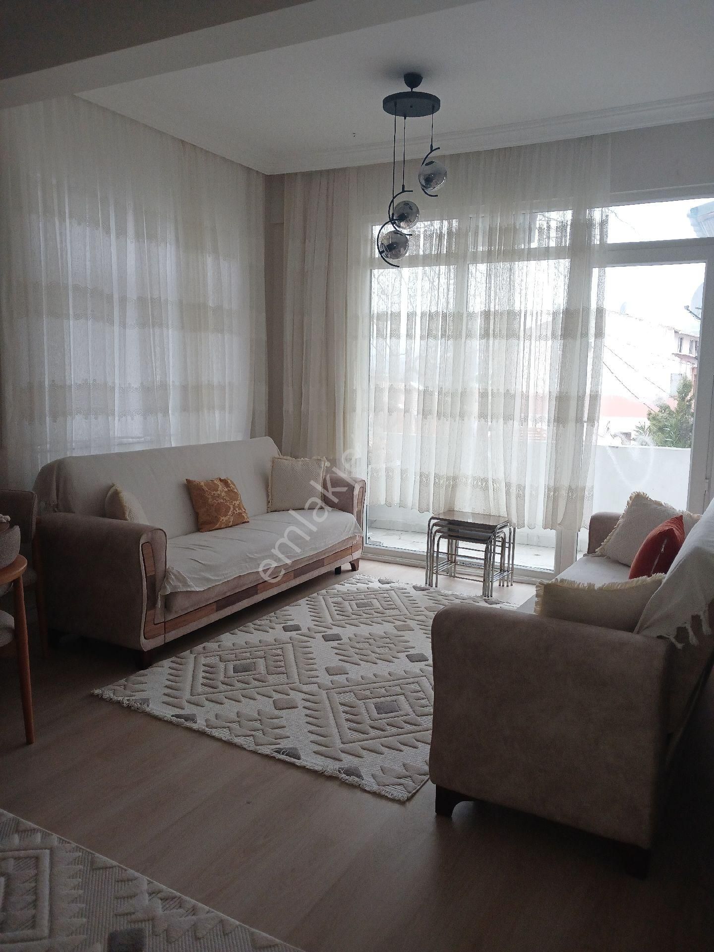 Sarıyer Zümrürevler Mahallesinde 1+1 Temiz Eşyalı Kiralık Daire - Görsel 2