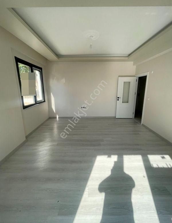 Mertcan Dan Kartal Metro Durağına Yürüme Arakat 3+1 İskanlı - Balkonlu - Görsel 3