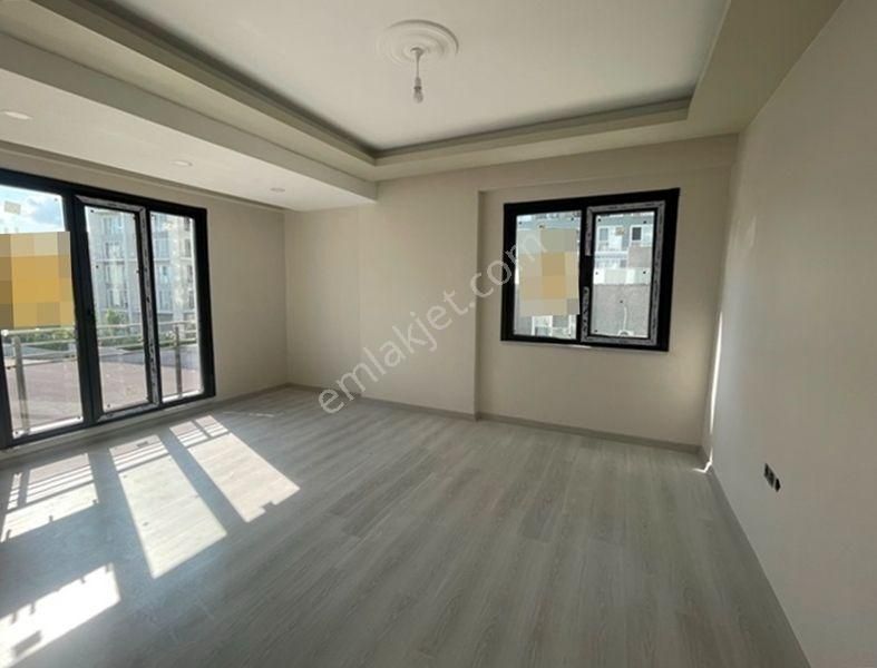 Mertcan Dan Kartal Metro Durağına Yürüme Arakat 3+1 İskanlı - Balkonlu