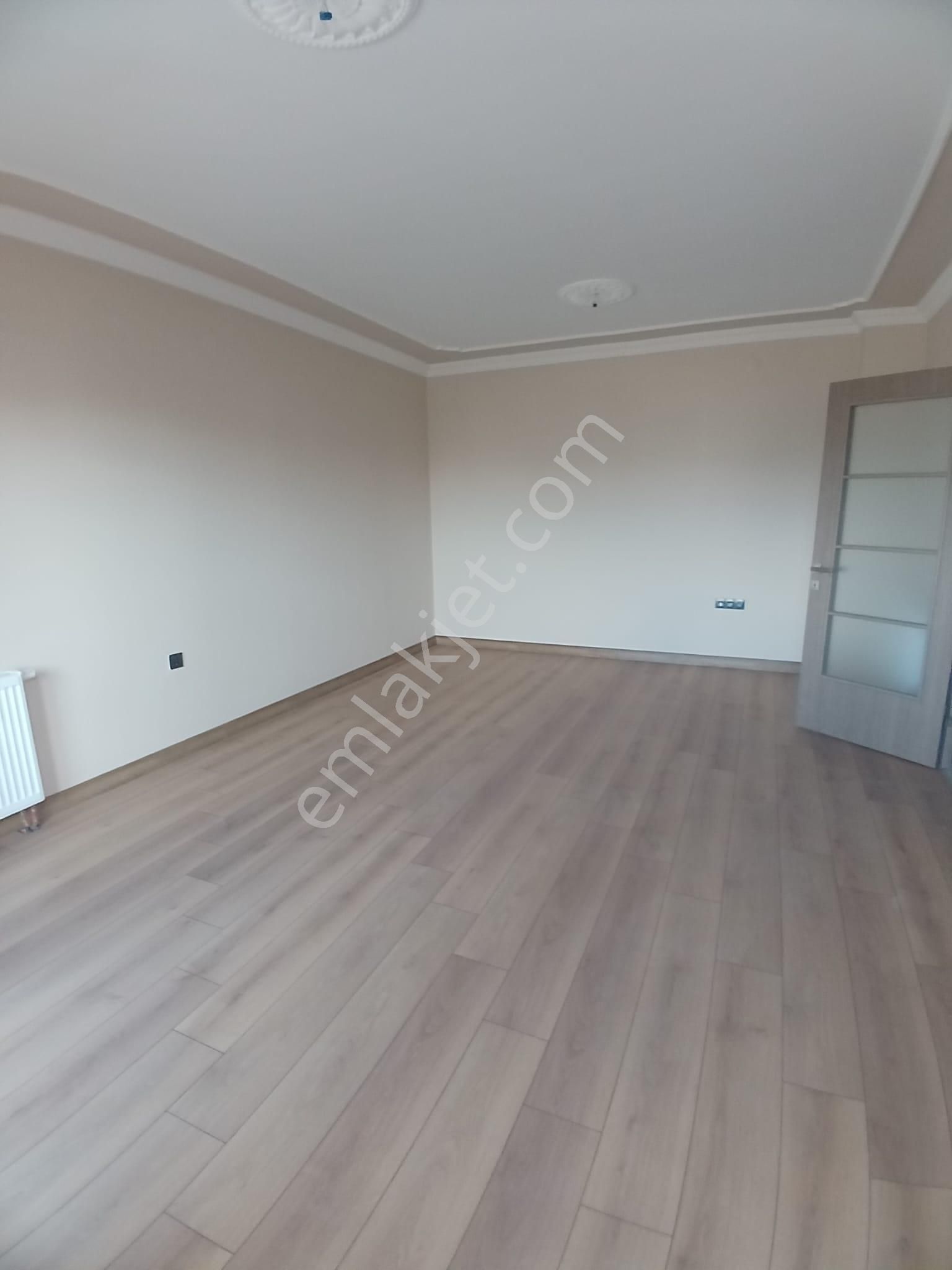 Adana Sarıçam Buruk Tokilerde Okula Yola Yakın Markete Yakın 2+1 Kiralık Fırsat Daire