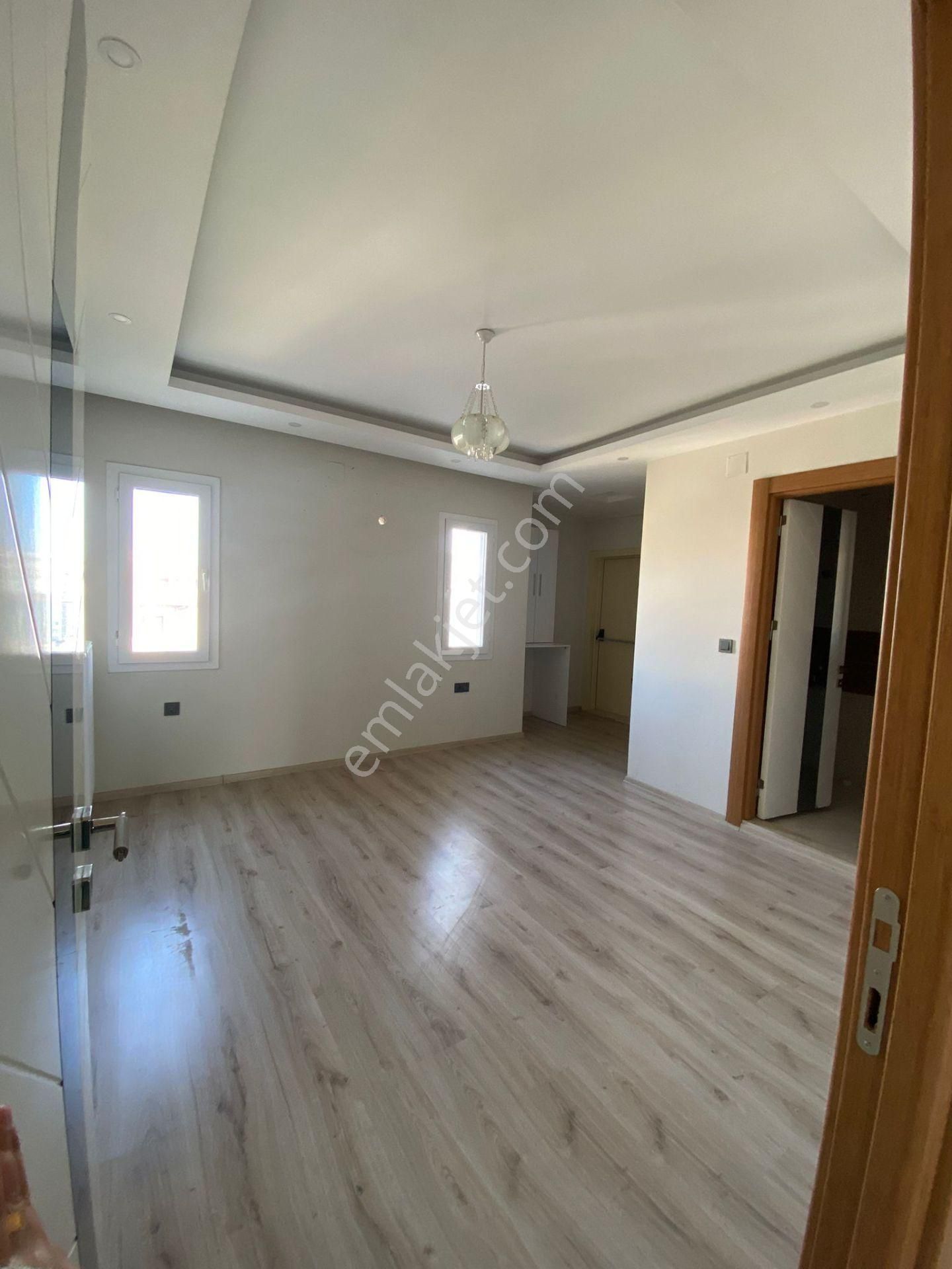 Adana Sarıçam Belediyesi Yanında 4+1 Geniş Doğalgazlı Kombili Parkeli Kiralık Fırsat Daire