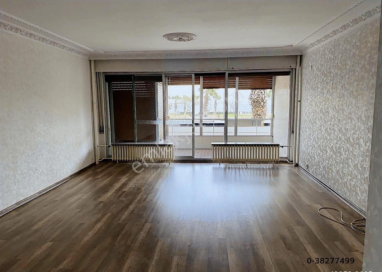 Karşıyaka Sahilde Yalı Dairesi 3+1 Kiralık - Görsel 24
