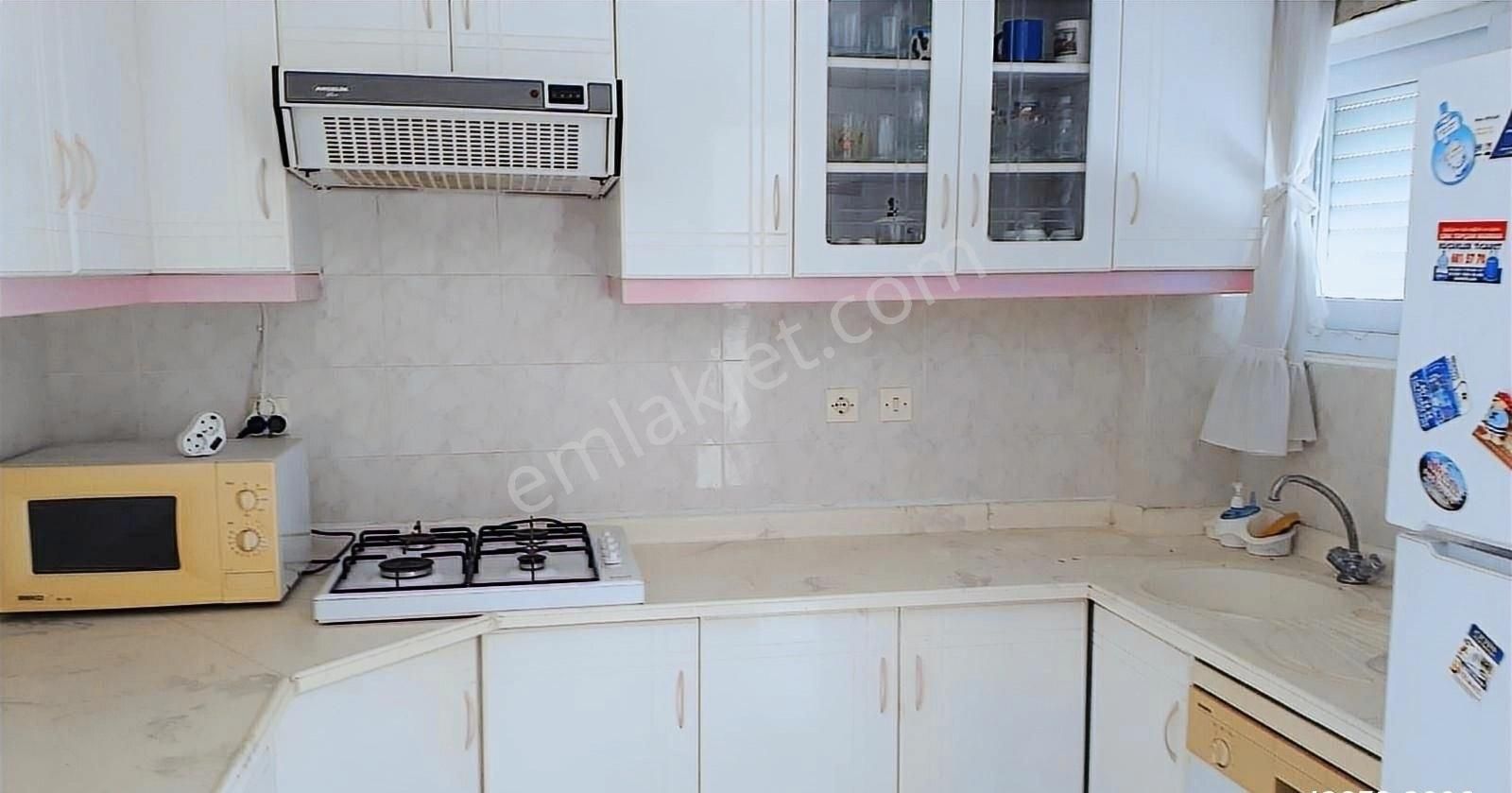 Davutlar Özlem Sitesinde Denize 5 Dk Mesafede Zemin Kat Daire - Görsel 8