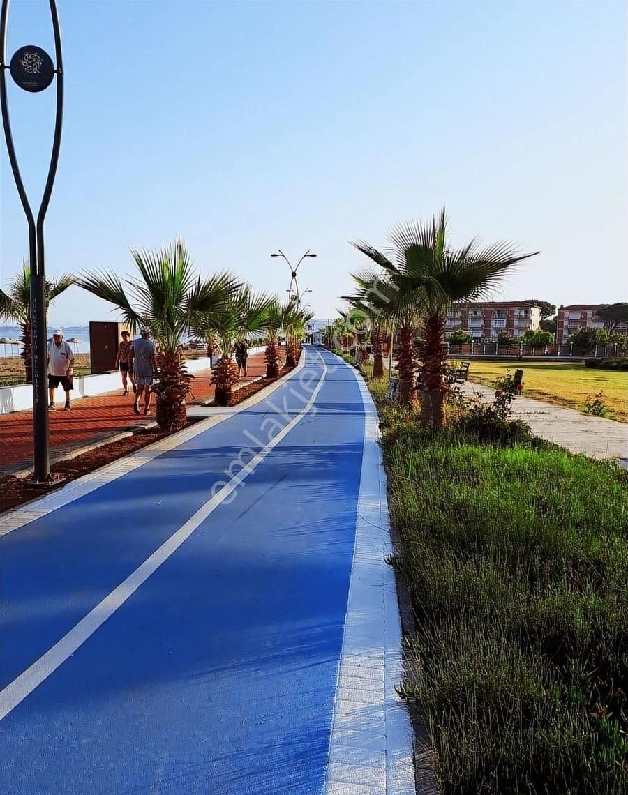 Davutlar Özlem Sitesinde Denize 5 Dk Mesafede Zemin Kat Daire