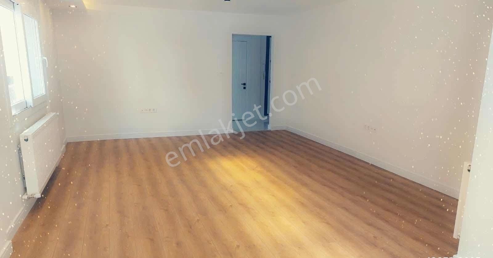 Ren'den Çamlıkta İçi Full Yaılı Köşe 3+1 Satılık Daire - Görsel 3