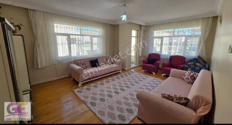 Girişimci Gayrimenkulden Akşehirin Kalbinde Fırsat Daire! - Görsel 3