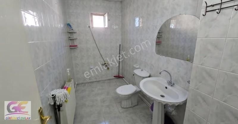 Girişimci Gayrimenkulden Akşehirin Kalbinde Fırsat Daire! - Görsel 4