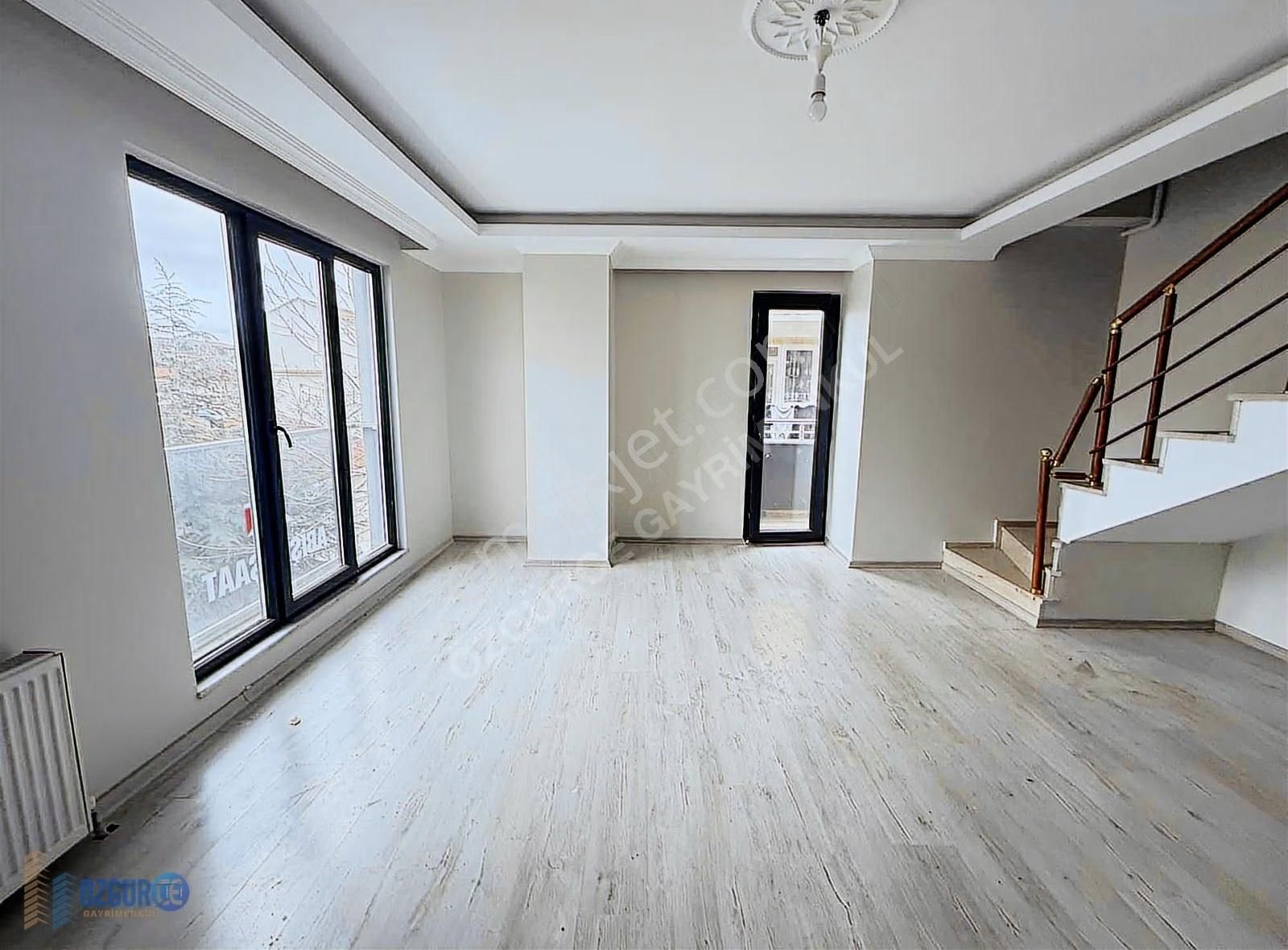 Özgürce'den Darıca İstasyon,kültür Merkezi Dibi 2.5+1 Üstdubleks