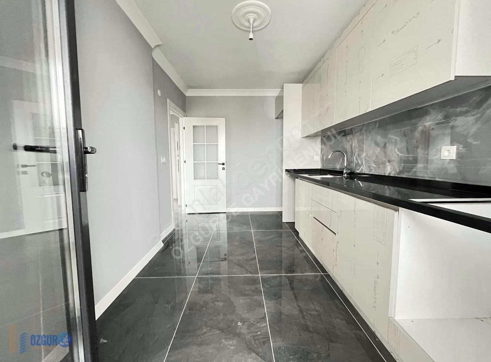 Özgürce'den Darıca Marmaray Durağı Yanı Asansörlü 2+1 Daire - Görsel 13