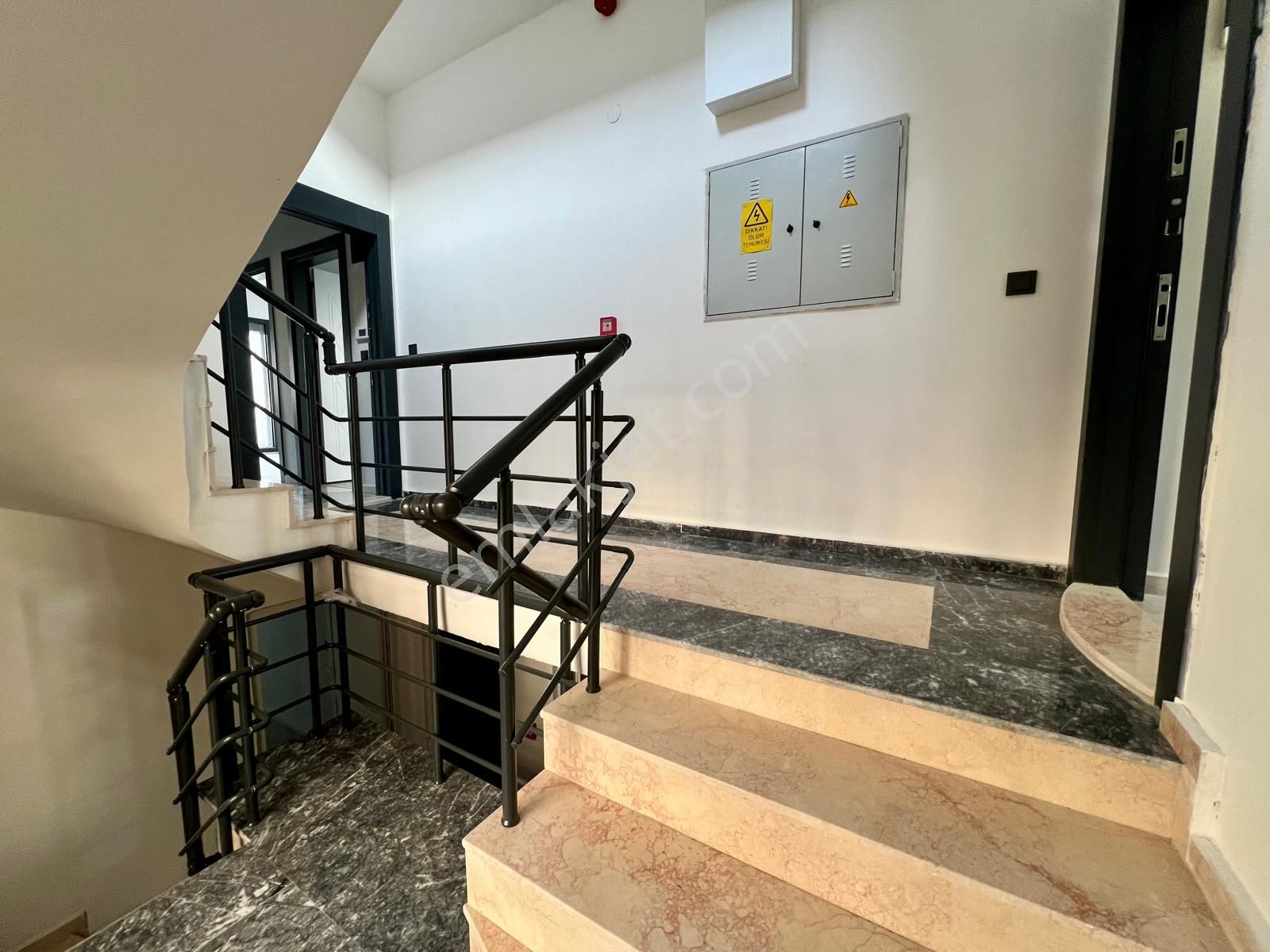 Aras Emlaktan Akçayda Bahçe Kullanımlı Geniş 1+1 Daire - Görsel 11