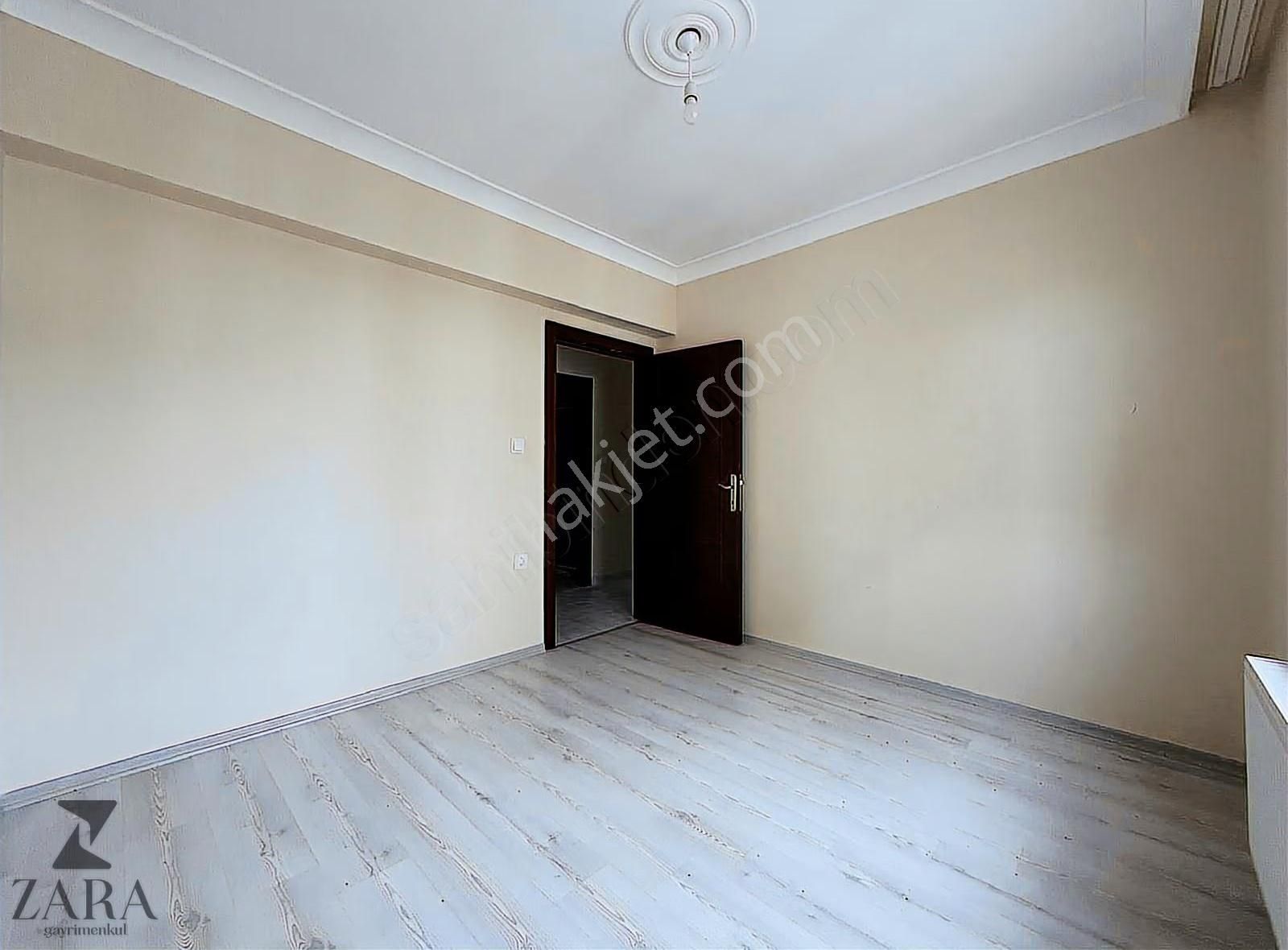 ▄zara▄durali Alıç Mh. Ara Kat G/b Cephe 3+1 Kiralık Site Dairesi - Görsel 3