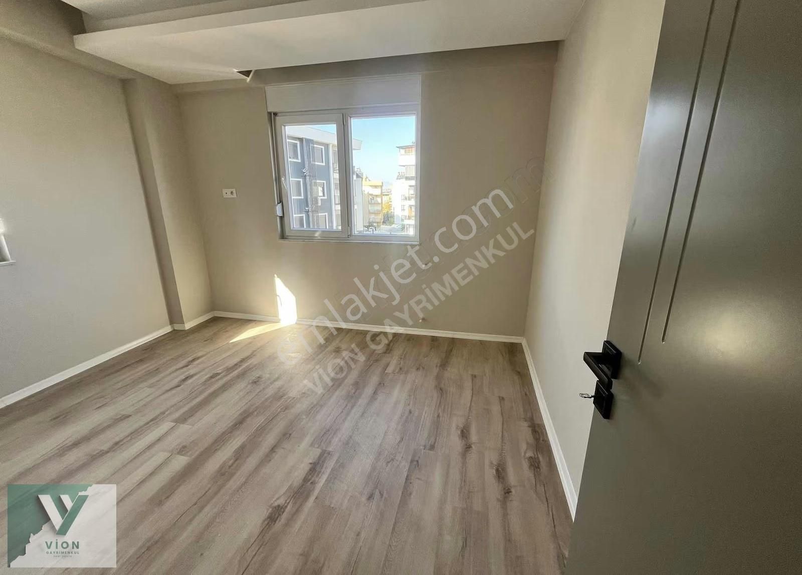 Meydan Kavşağında Satılık Sıfır İslanlı 2+1 Arakat Daire - Görsel 16