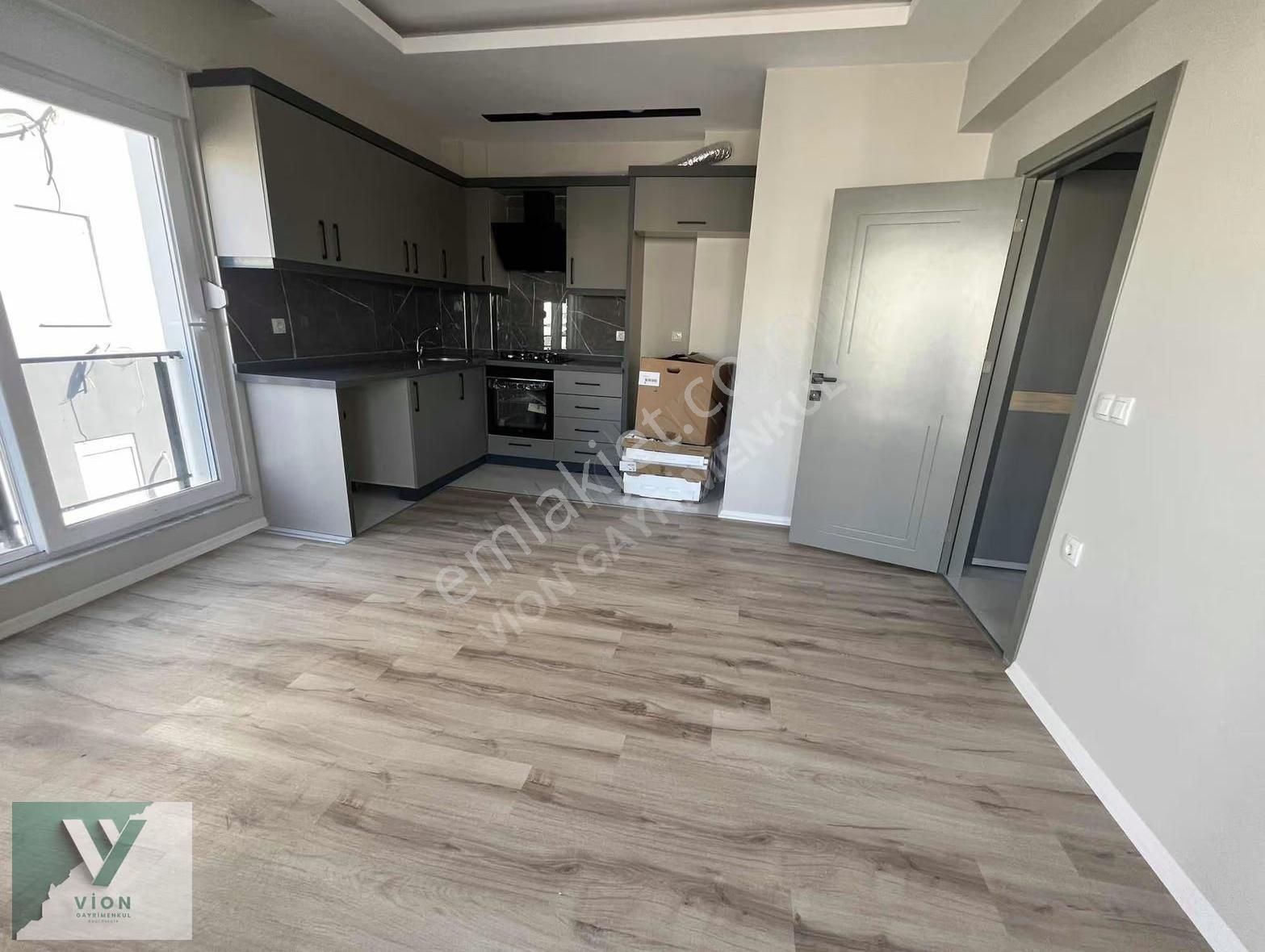 Meydan Kavşağında Satılık Sıfır İslanlı 2+1 Arakat Daire - Görsel 3