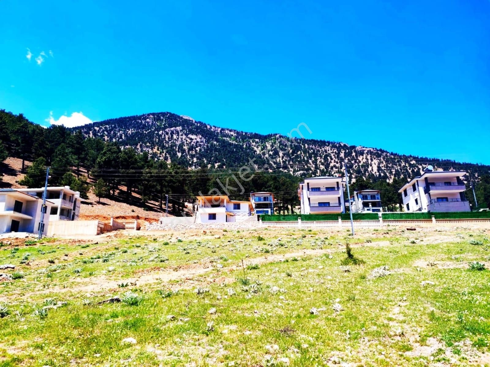 Kar Emlaktan Yeni Konacık Bozkırlı Mevkiinde 400 M2 Satılık Arsa - Görsel 8