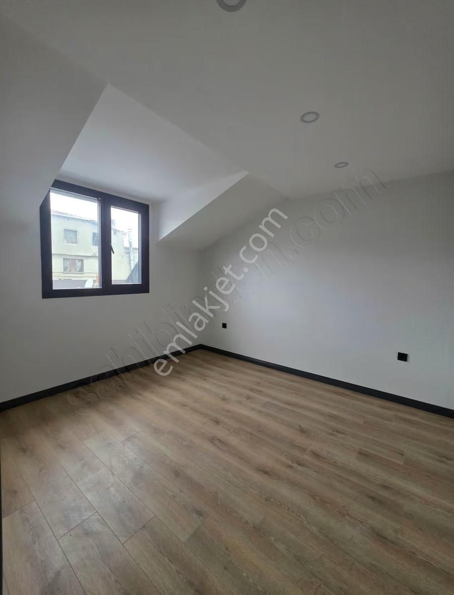 Avcılar Gümüşpalada Metrobüs Caddesi Üzerinde 3+2 Dubleks - Görsel 19