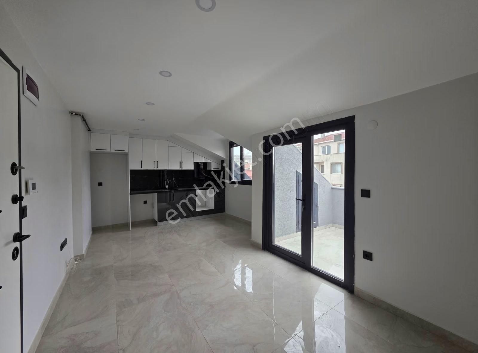 Avcılar Gümüşpalada Metrobüs Caddesi Üzerinde 3+2 Dubleks - Görsel 2