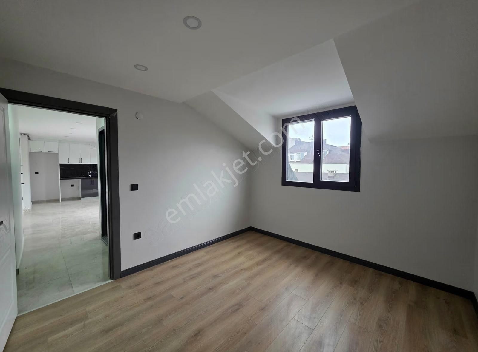 Avcılar Gümüşpalada Metrobüs Caddesi Üzerinde 3+2 Dubleks - Görsel 13