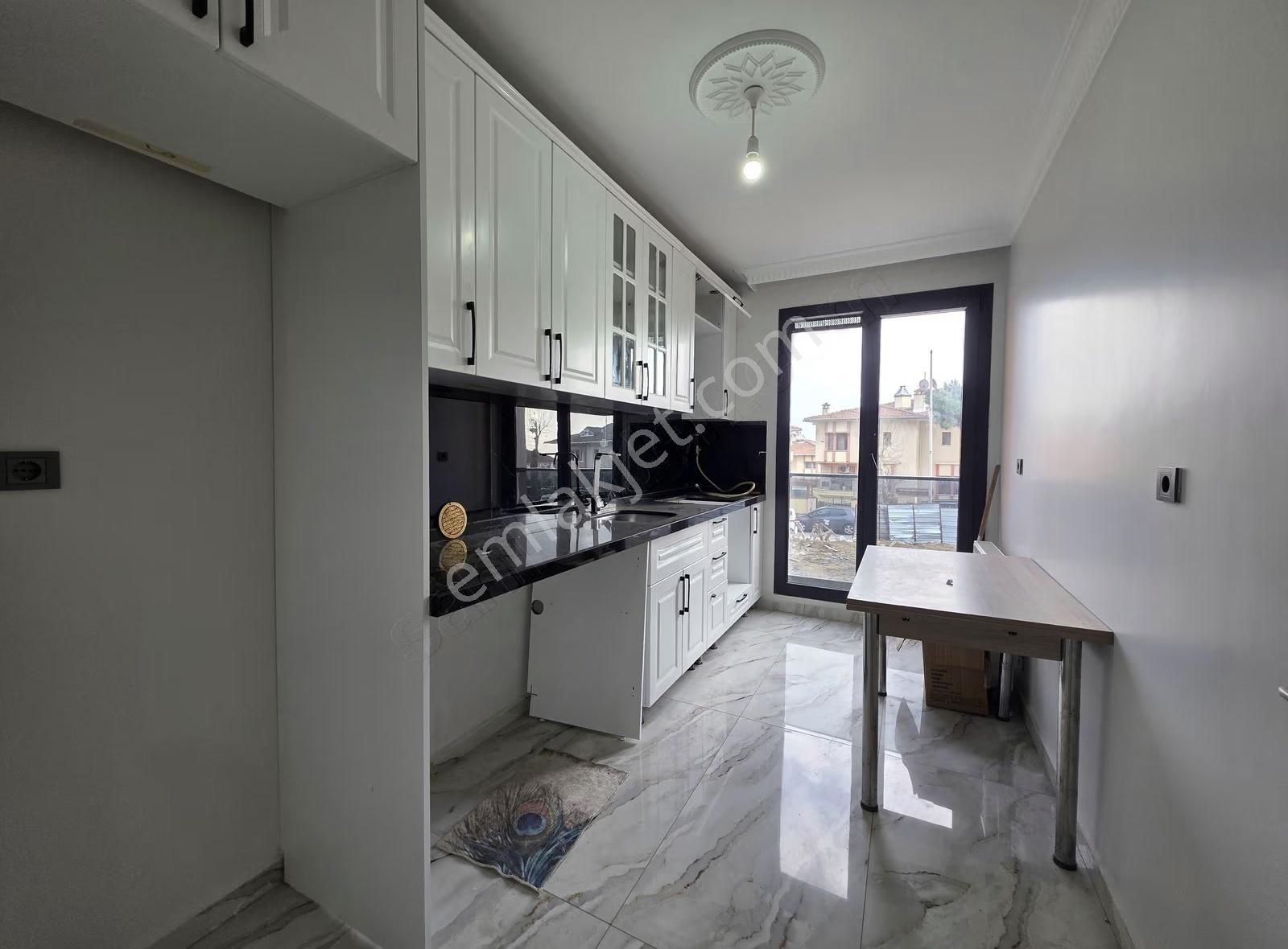 Avcılar Denizköşklerde Satılık 2+1 Daire - Görsel 2